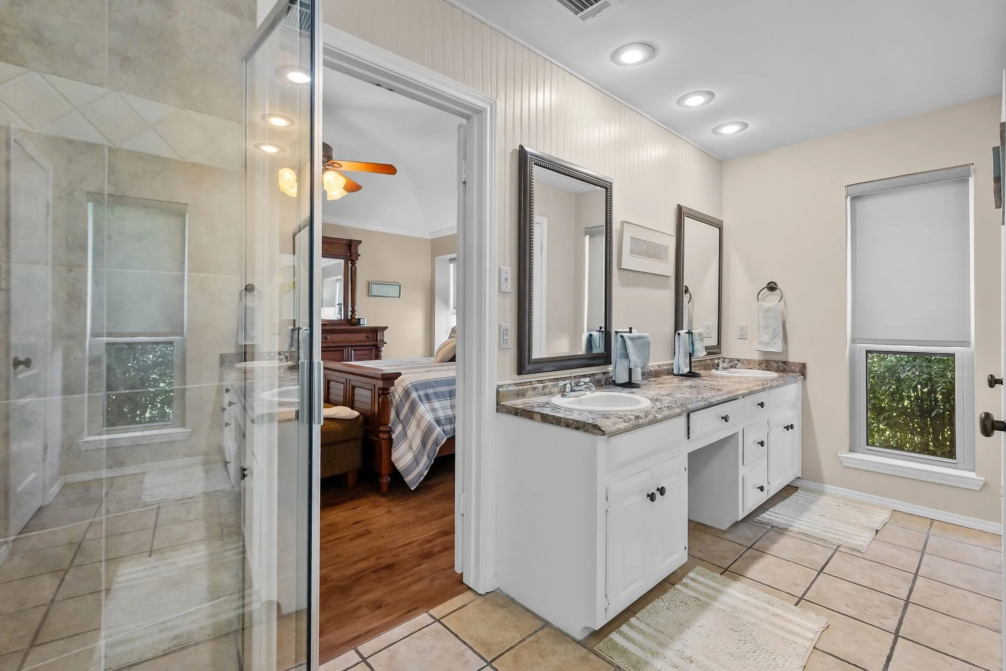 Dual sinks