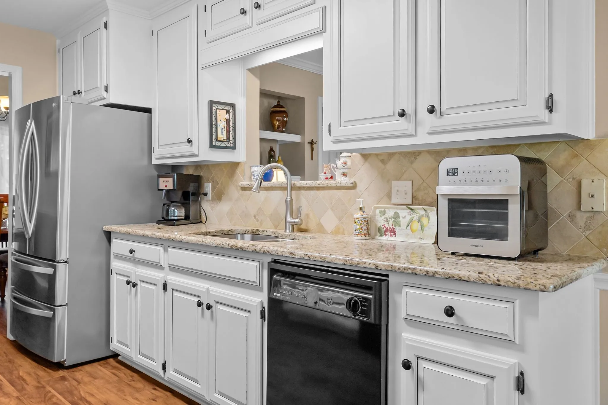 Single Family Residence For Sale in Hopkins County , 1200 April Drive, Sulphur Springs, Texas 75482, 3 Bedroom, 2 Bathroom, 2 Garage spaces, 1,732 Sqft, built in 1989, mls#21385775, Real Estate Agent in Sulphur Springs, Homes For Sale in Hopkins county, Homes For Sale in Sulphur Springs, Realtor in Sulphur Springs Texas, Real Estate Brokerage Independent Realty Texas, Luminita Cordes Realtor