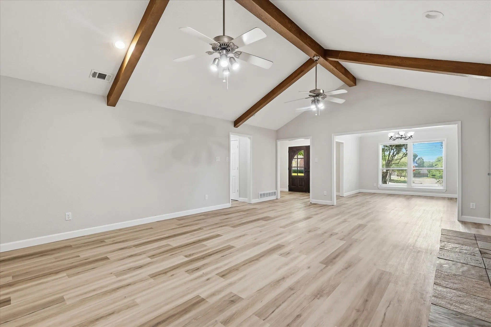 Single Family Residence For Rent in Dallas County , 2625 Ramblewood Drive, Carrollton, Texas 75006, 4 Bedroom, 3 Bathroom, 2 Garage spaces, 2,871 Sqft, built in 1980, mls#21390687, Real Estate Agent in Carrollton, Homes For Rent in Dallas county, Homes For Rent in Carrollton, Realtor in Carrollton Texas, Real Estate Brokerage Independent Realty Texas, Luminita Cordes Realtor