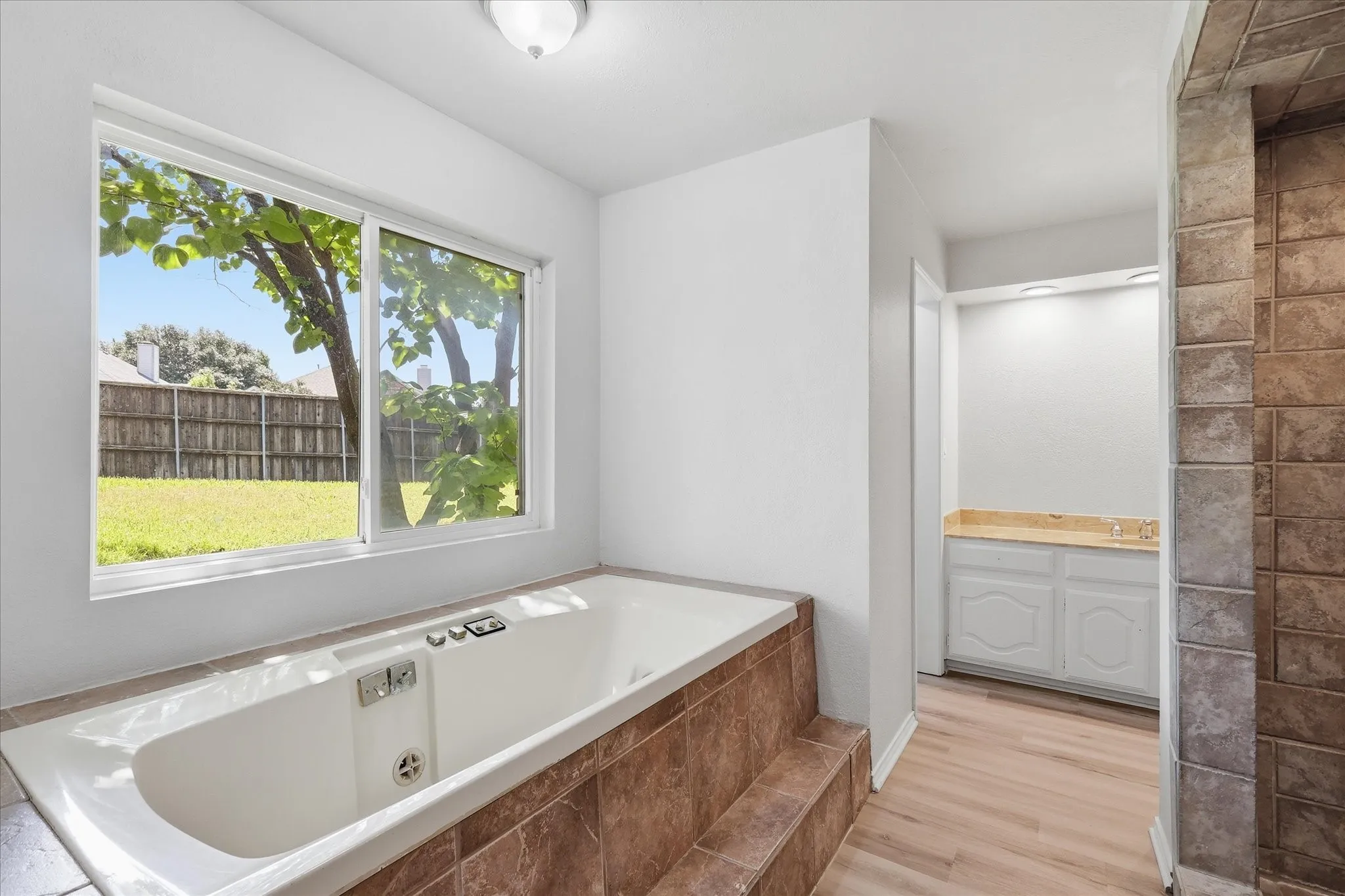 Single Family Residence For Rent in Dallas County , 2625 Ramblewood Drive, Carrollton, Texas 75006, 4 Bedroom, 3 Bathroom, 2 Garage spaces, 2,871 Sqft, built in 1980, mls#21390687, Real Estate Agent in Carrollton, Homes For Rent in Dallas county, Homes For Rent in Carrollton, Realtor in Carrollton Texas, Real Estate Brokerage Independent Realty Texas, Luminita Cordes Realtor