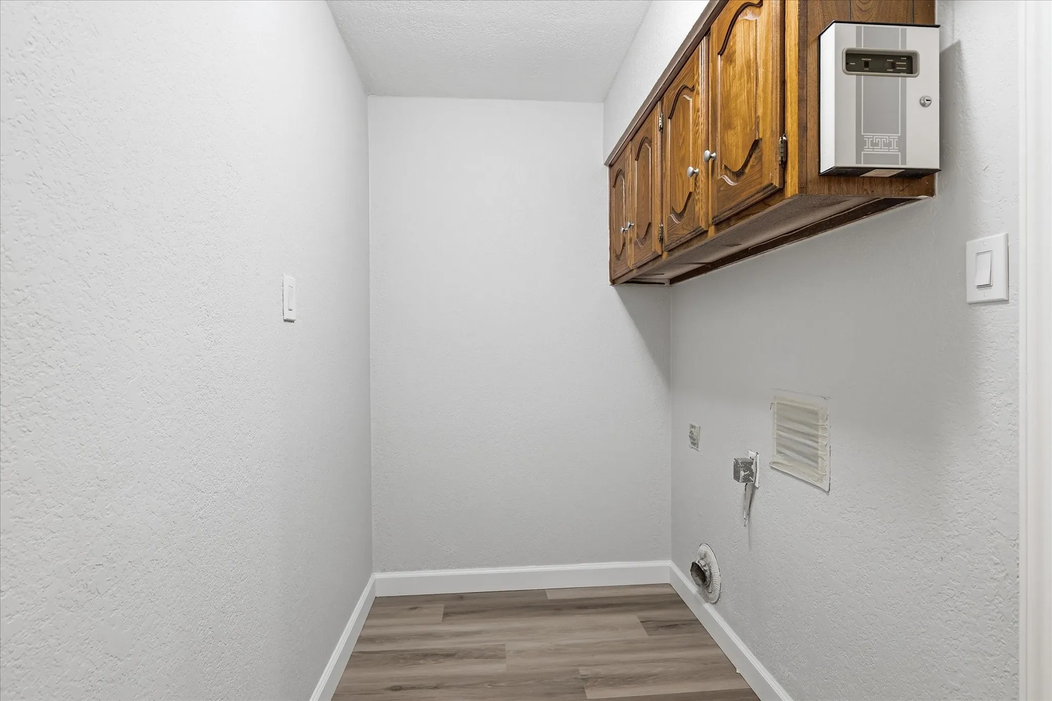 Single Family Residence For Rent in Dallas County , 2625 Ramblewood Drive, Carrollton, Texas 75006, 4 Bedroom, 3 Bathroom, 2 Garage spaces, 2,871 Sqft, built in 1980, mls#21390687, Real Estate Agent in Carrollton, Homes For Rent in Dallas county, Homes For Rent in Carrollton, Realtor in Carrollton Texas, Real Estate Brokerage Independent Realty Texas, Luminita Cordes Realtor
