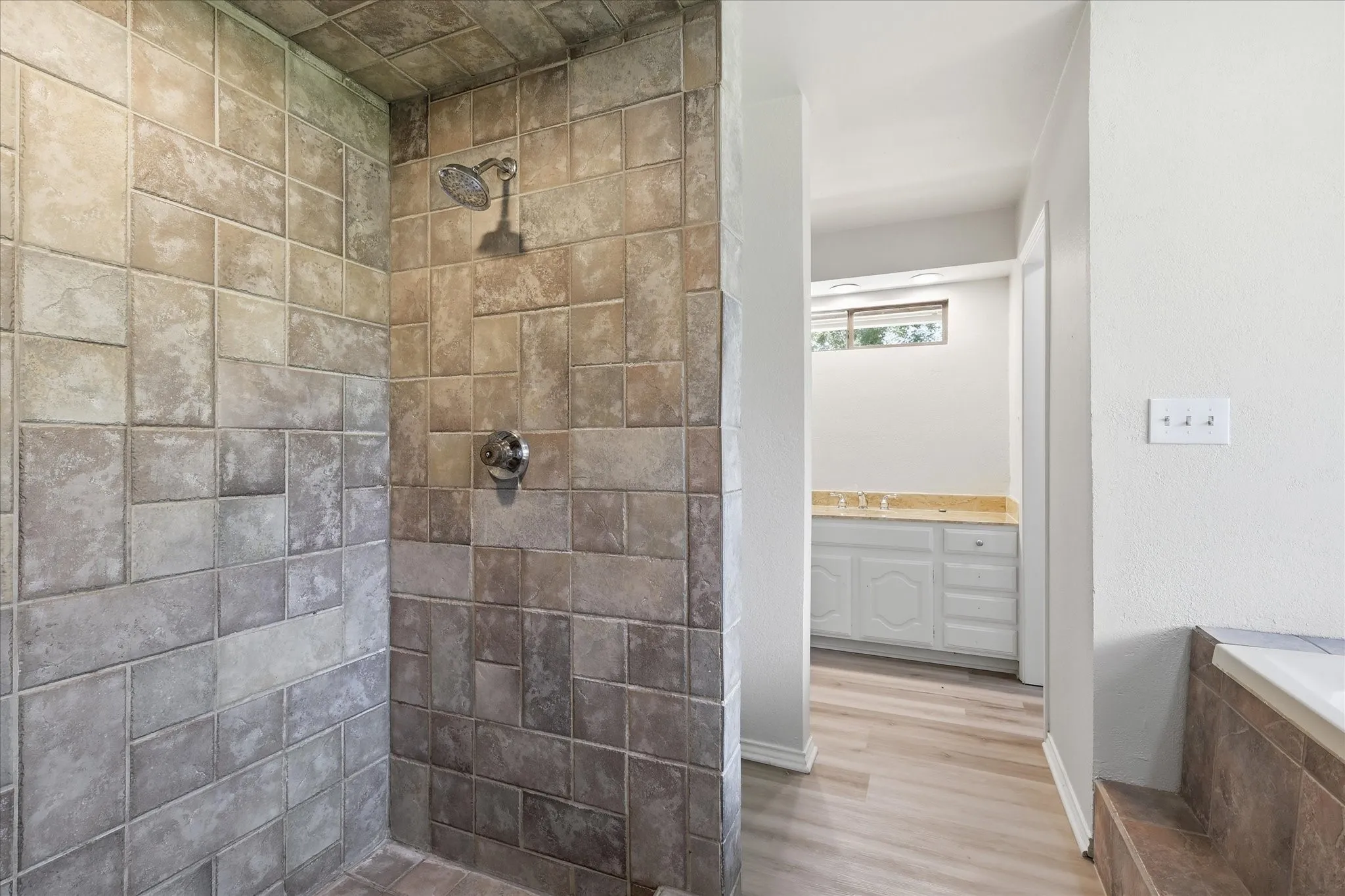 Single Family Residence For Rent in Dallas County , 2625 Ramblewood Drive, Carrollton, Texas 75006, 4 Bedroom, 3 Bathroom, 2 Garage spaces, 2,871 Sqft, built in 1980, mls#21390687, Real Estate Agent in Carrollton, Homes For Rent in Dallas county, Homes For Rent in Carrollton, Realtor in Carrollton Texas, Real Estate Brokerage Independent Realty Texas, Luminita Cordes Realtor