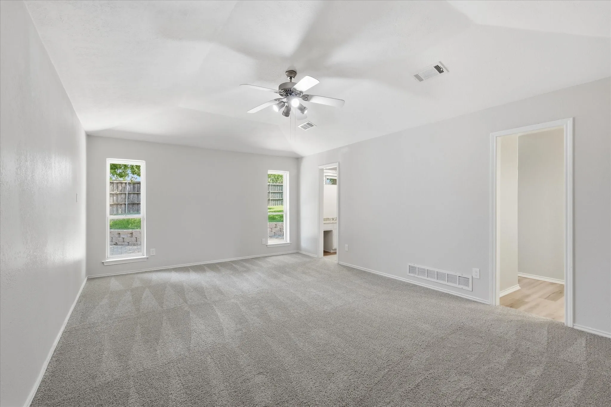 Single Family Residence For Rent in Dallas County , 2625 Ramblewood Drive, Carrollton, Texas 75006, 4 Bedroom, 3 Bathroom, 2 Garage spaces, 2,871 Sqft, built in 1980, mls#21390687, Real Estate Agent in Carrollton, Homes For Rent in Dallas county, Homes For Rent in Carrollton, Realtor in Carrollton Texas, Real Estate Brokerage Independent Realty Texas, Luminita Cordes Realtor