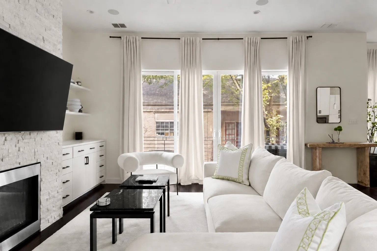 Condominium For Sale in Dallas County , 4015 Wycliff Avenue 2, Dallas, Texas 75219, 2 Bedroom, 3 Bathroom, 2 Garage spaces, 2,042 Sqft, built in 2015, mls#21390950, Real Estate Agent in Dallas, Homes For Sale in Dallas county, Homes For Sale in Dallas, Realtor in Dallas Texas, Real Estate Brokerage Independent Realty Texas, Luminita Cordes Realtor