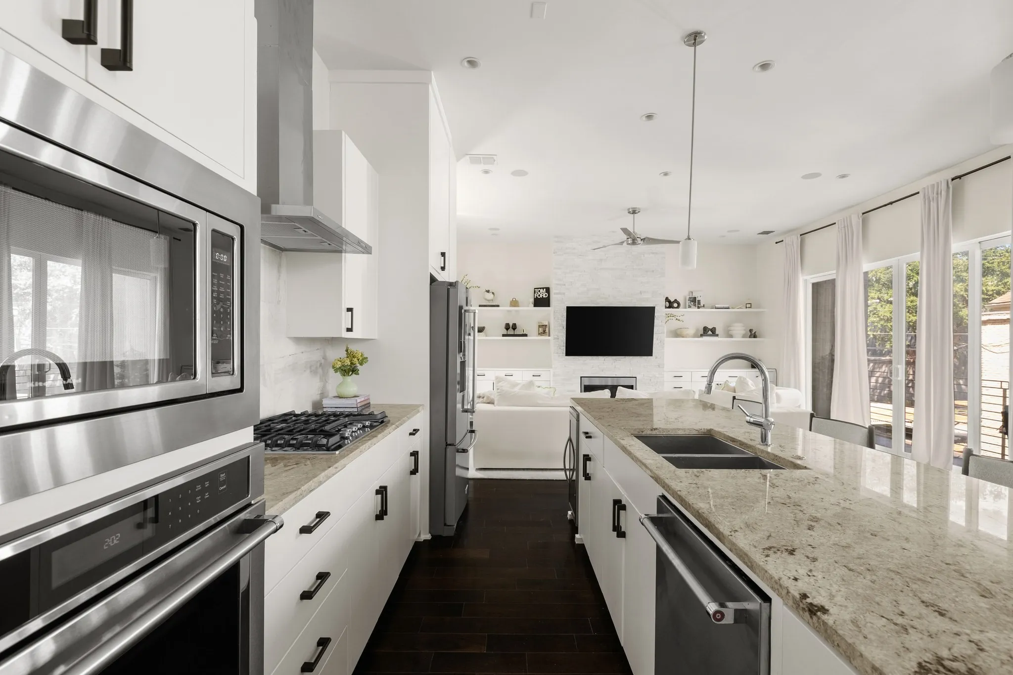 Condominium For Sale in Dallas County , 4015 Wycliff Avenue 2, Dallas, Texas 75219, 2 Bedroom, 3 Bathroom, 2 Garage spaces, 2,042 Sqft, built in 2015, mls#21390950, Real Estate Agent in Dallas, Homes For Sale in Dallas county, Homes For Sale in Dallas, Realtor in Dallas Texas, Real Estate Brokerage Independent Realty Texas, Luminita Cordes Realtor