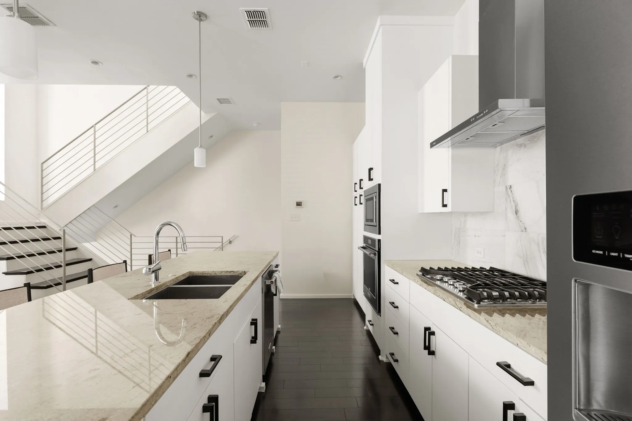 Condominium For Sale in Dallas County , 4015 Wycliff Avenue 2, Dallas, Texas 75219, 2 Bedroom, 3 Bathroom, 2 Garage spaces, 2,042 Sqft, built in 2015, mls#21390950, Real Estate Agent in Dallas, Homes For Sale in Dallas county, Homes For Sale in Dallas, Realtor in Dallas Texas, Real Estate Brokerage Independent Realty Texas, Luminita Cordes Realtor