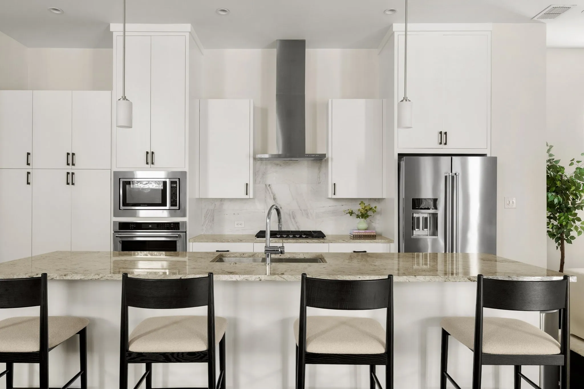 Condominium For Sale in Dallas County , 4015 Wycliff Avenue 2, Dallas, Texas 75219, 2 Bedroom, 3 Bathroom, 2 Garage spaces, 2,042 Sqft, built in 2015, mls#21390950, Real Estate Agent in Dallas, Homes For Sale in Dallas county, Homes For Sale in Dallas, Realtor in Dallas Texas, Real Estate Brokerage Independent Realty Texas, Luminita Cordes Realtor