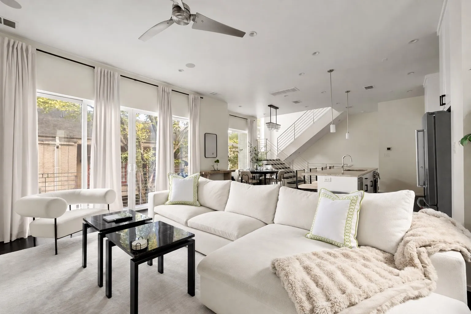 Condominium For Sale in Dallas County , 4015 Wycliff Avenue 2, Dallas, Texas 75219, 2 Bedroom, 3 Bathroom, 2 Garage spaces, 2,042 Sqft, built in 2015, mls#21390950, Real Estate Agent in Dallas, Homes For Sale in Dallas county, Homes For Sale in Dallas, Realtor in Dallas Texas, Real Estate Brokerage Independent Realty Texas, Luminita Cordes Realtor