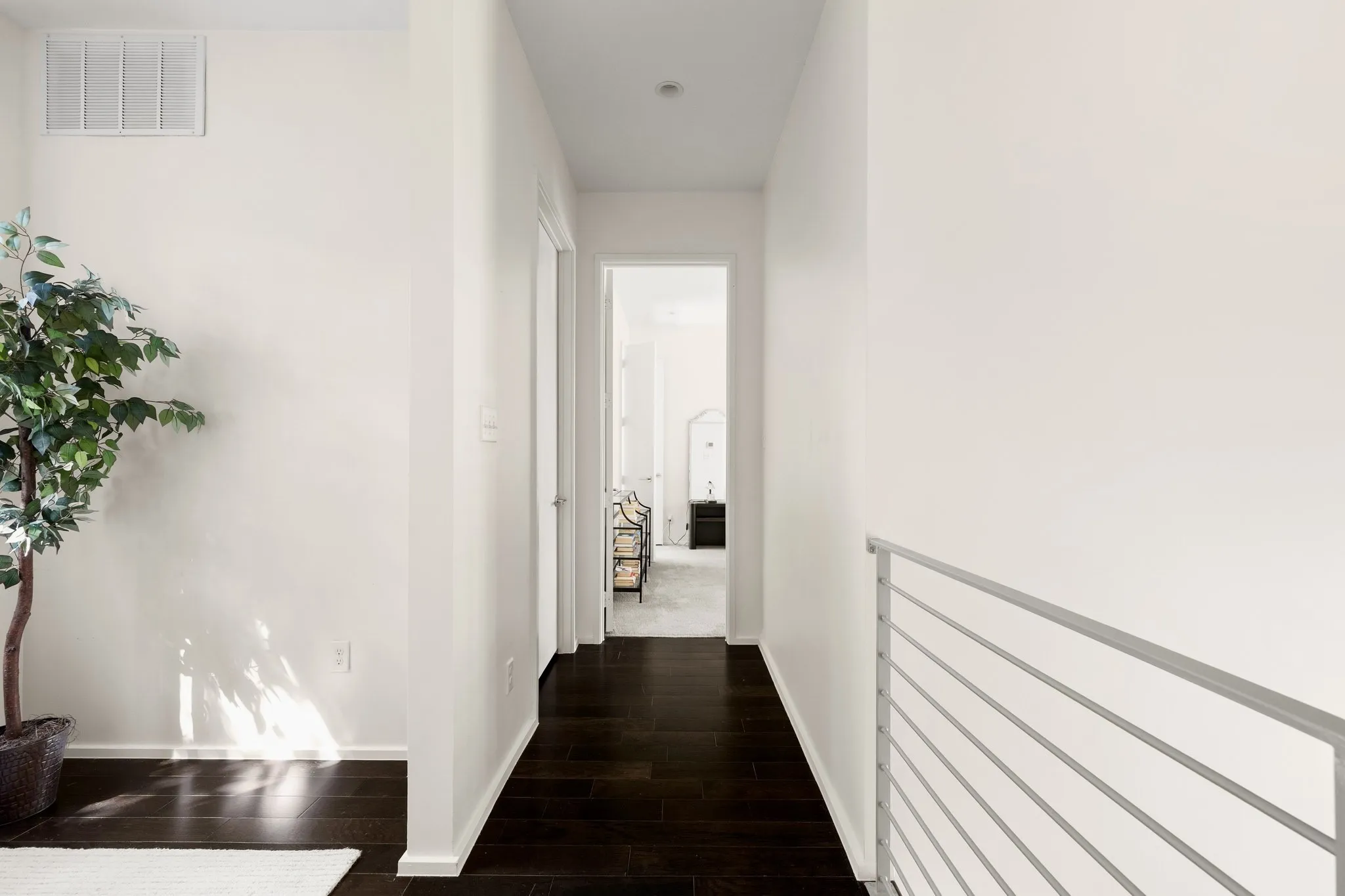 Condominium For Sale in Dallas County , 4015 Wycliff Avenue 2, Dallas, Texas 75219, 2 Bedroom, 3 Bathroom, 2 Garage spaces, 2,042 Sqft, built in 2015, mls#21390950, Real Estate Agent in Dallas, Homes For Sale in Dallas county, Homes For Sale in Dallas, Realtor in Dallas Texas, Real Estate Brokerage Independent Realty Texas, Luminita Cordes Realtor