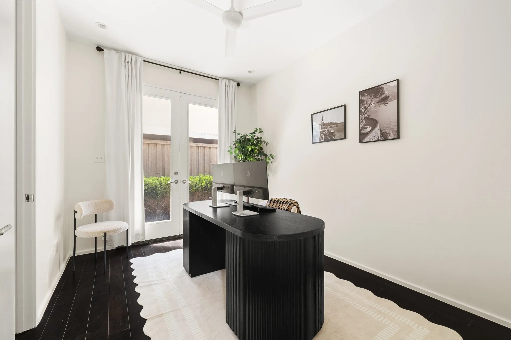 Condominium For Sale in Dallas County , 4015 Wycliff Avenue 2, Dallas, Texas 75219, 2 Bedroom, 3 Bathroom, 2 Garage spaces, 2,042 Sqft, built in 2015, mls#21390950, Real Estate Agent in Dallas, Homes For Sale in Dallas county, Homes For Sale in Dallas, Realtor in Dallas Texas, Real Estate Brokerage Independent Realty Texas, Luminita Cordes Realtor