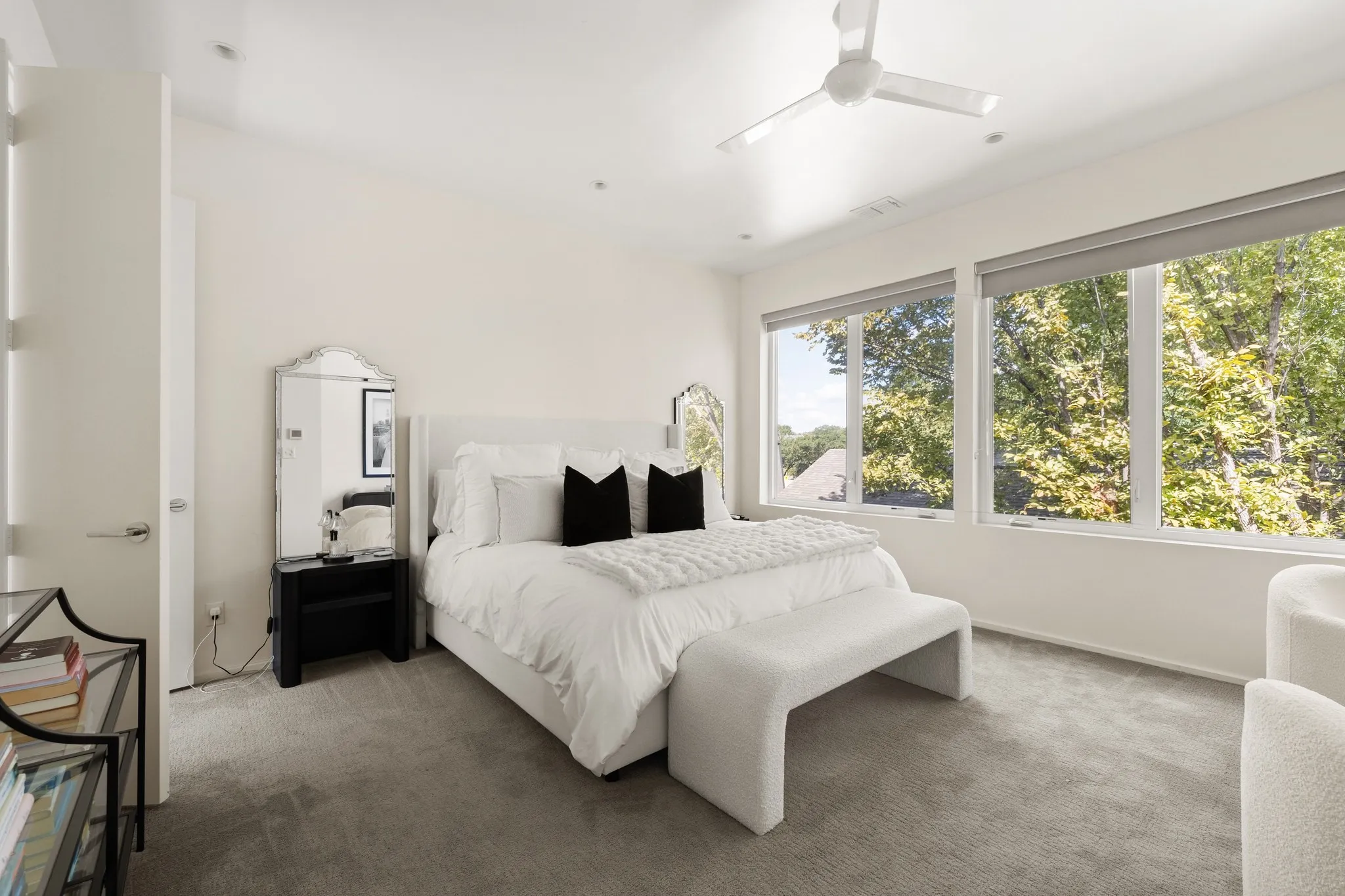 Condominium For Sale in Dallas County , 4015 Wycliff Avenue 2, Dallas, Texas 75219, 2 Bedroom, 3 Bathroom, 2 Garage spaces, 2,042 Sqft, built in 2015, mls#21390950, Real Estate Agent in Dallas, Homes For Sale in Dallas county, Homes For Sale in Dallas, Realtor in Dallas Texas, Real Estate Brokerage Independent Realty Texas, Luminita Cordes Realtor