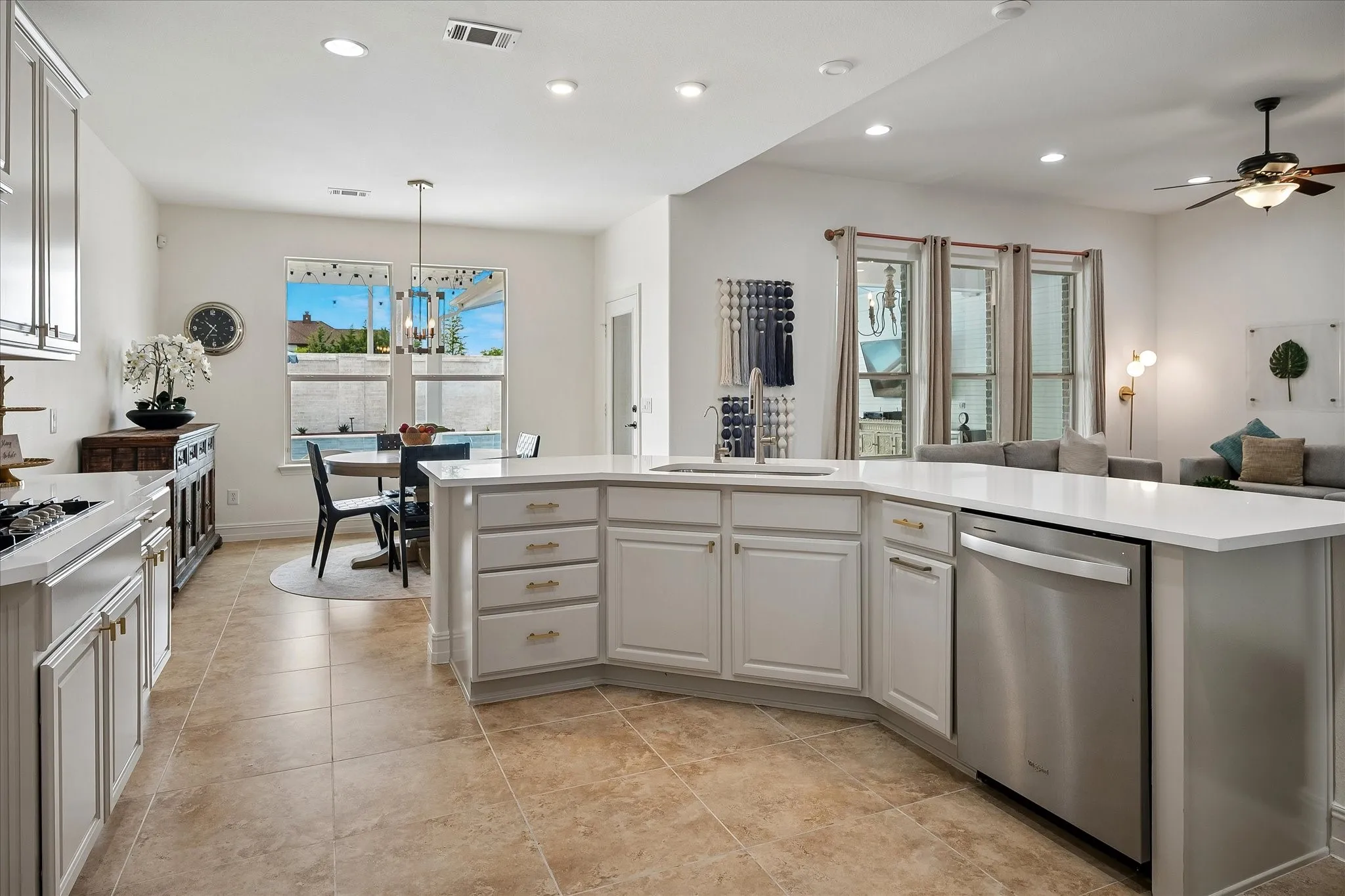 Single Family Residence For Rent in Denton County , 4576 Berry Ridge Lane, Frisco, Texas 75036, 4 Bedroom, 4 Bathroom, 2 Garage spaces, 3,434 Sqft, built in 2012, mls#21380691, Real Estate Agent in Frisco, Homes For Rent in Denton county, Homes For Rent in Frisco, Realtor in Frisco Texas, Real Estate Brokerage Independent Realty Texas, Luminita Cordes Realtor