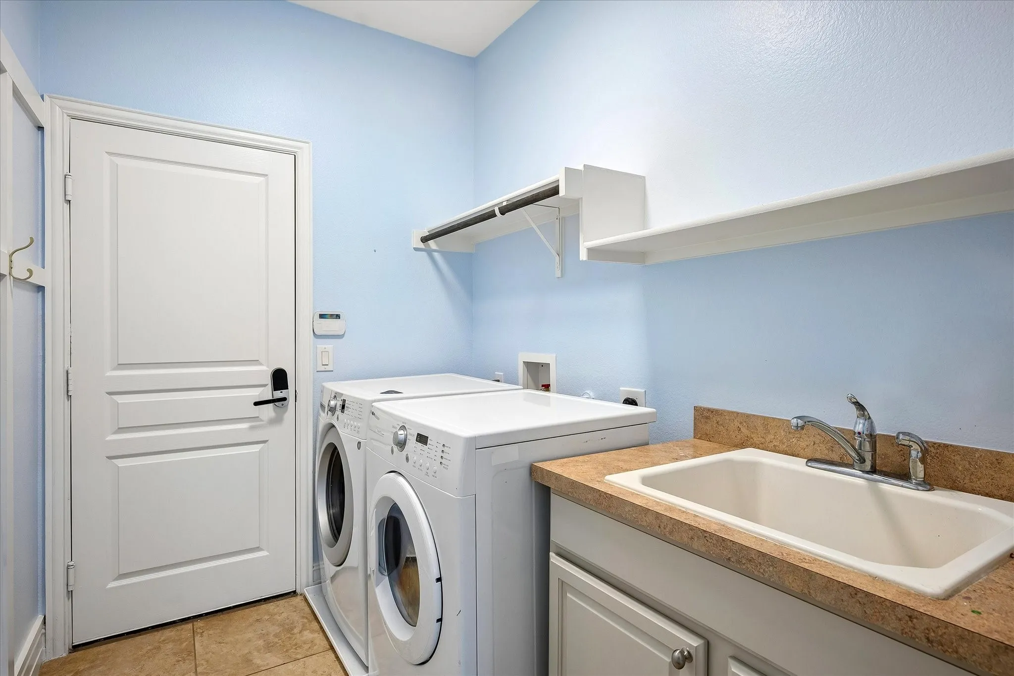 Single Family Residence For Rent in Denton County , 4576 Berry Ridge Lane, Frisco, Texas 75036, 4 Bedroom, 4 Bathroom, 2 Garage spaces, 3,434 Sqft, built in 2012, mls#21380691, Real Estate Agent in Frisco, Homes For Rent in Denton county, Homes For Rent in Frisco, Realtor in Frisco Texas, Real Estate Brokerage Independent Realty Texas, Luminita Cordes Realtor