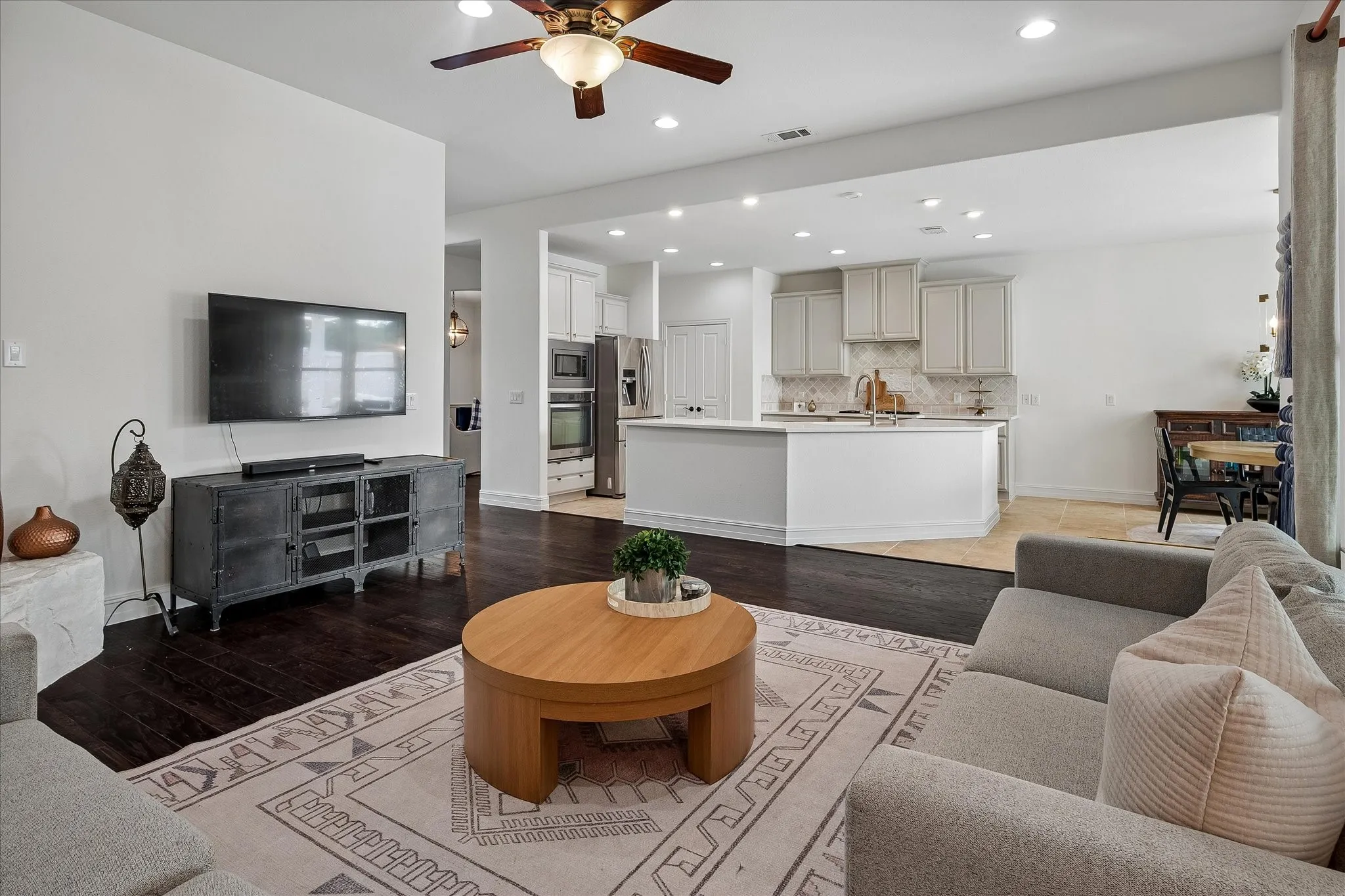Single Family Residence For Rent in Denton County , 4576 Berry Ridge Lane, Frisco, Texas 75036, 4 Bedroom, 4 Bathroom, 2 Garage spaces, 3,434 Sqft, built in 2012, mls#21380691, Real Estate Agent in Frisco, Homes For Rent in Denton county, Homes For Rent in Frisco, Realtor in Frisco Texas, Real Estate Brokerage Independent Realty Texas, Luminita Cordes Realtor