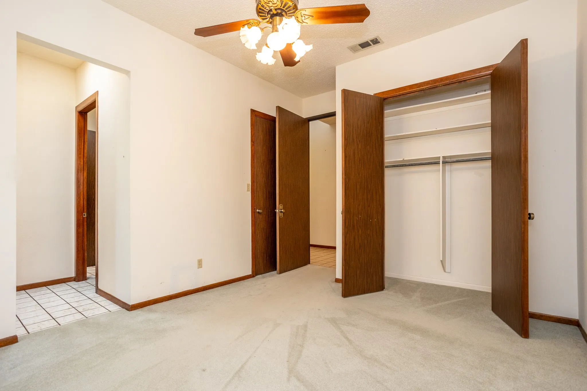 south bedroom closet