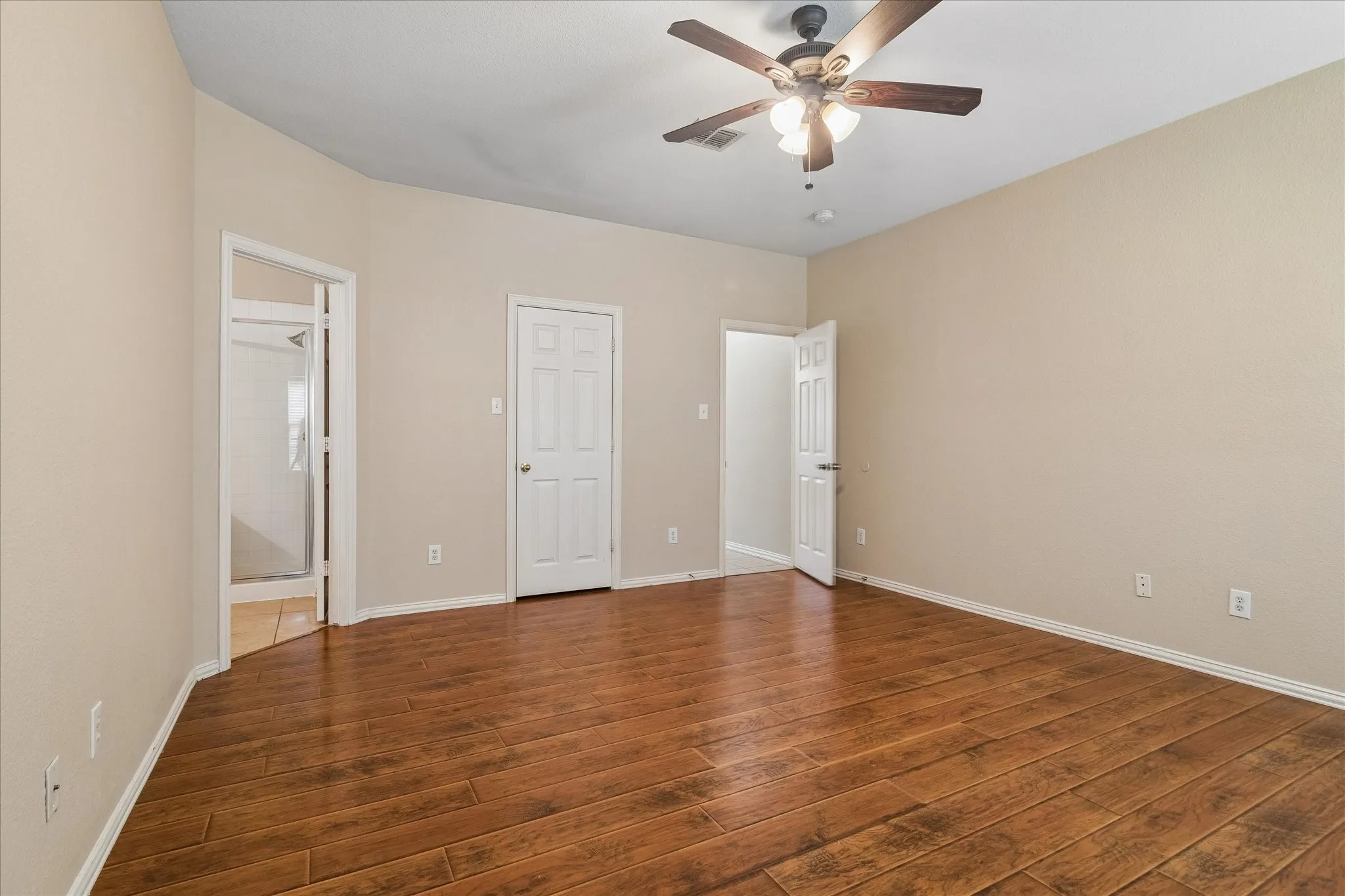Single Family Residence For Rent in Collin County , 11637 Snyder Drive, Frisco, Texas 75035, 4 Bedroom, 3 Bathroom, 2 Garage spaces, 2,607 Sqft, built in 2004, mls#21390417, Real Estate Agent in Frisco, Homes For Rent in Collin county, Homes For Rent in Frisco, Realtor in Frisco Texas, Real Estate Brokerage Independent Realty Texas, Luminita Cordes Realtor
