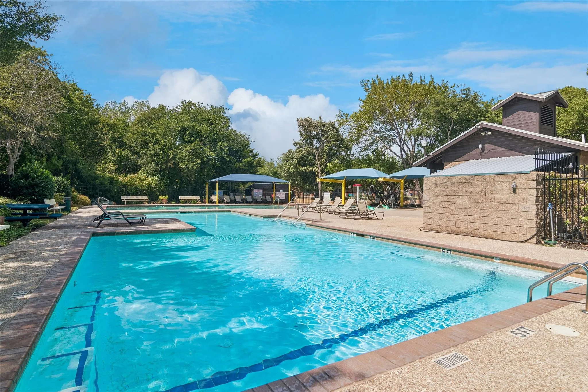 Single Family Residence For Rent in Collin County , 11637 Snyder Drive, Frisco, Texas 75035, 4 Bedroom, 3 Bathroom, 2 Garage spaces, 2,607 Sqft, built in 2004, mls#21390417, Real Estate Agent in Frisco, Homes For Rent in Collin county, Homes For Rent in Frisco, Realtor in Frisco Texas, Real Estate Brokerage Independent Realty Texas, Luminita Cordes Realtor