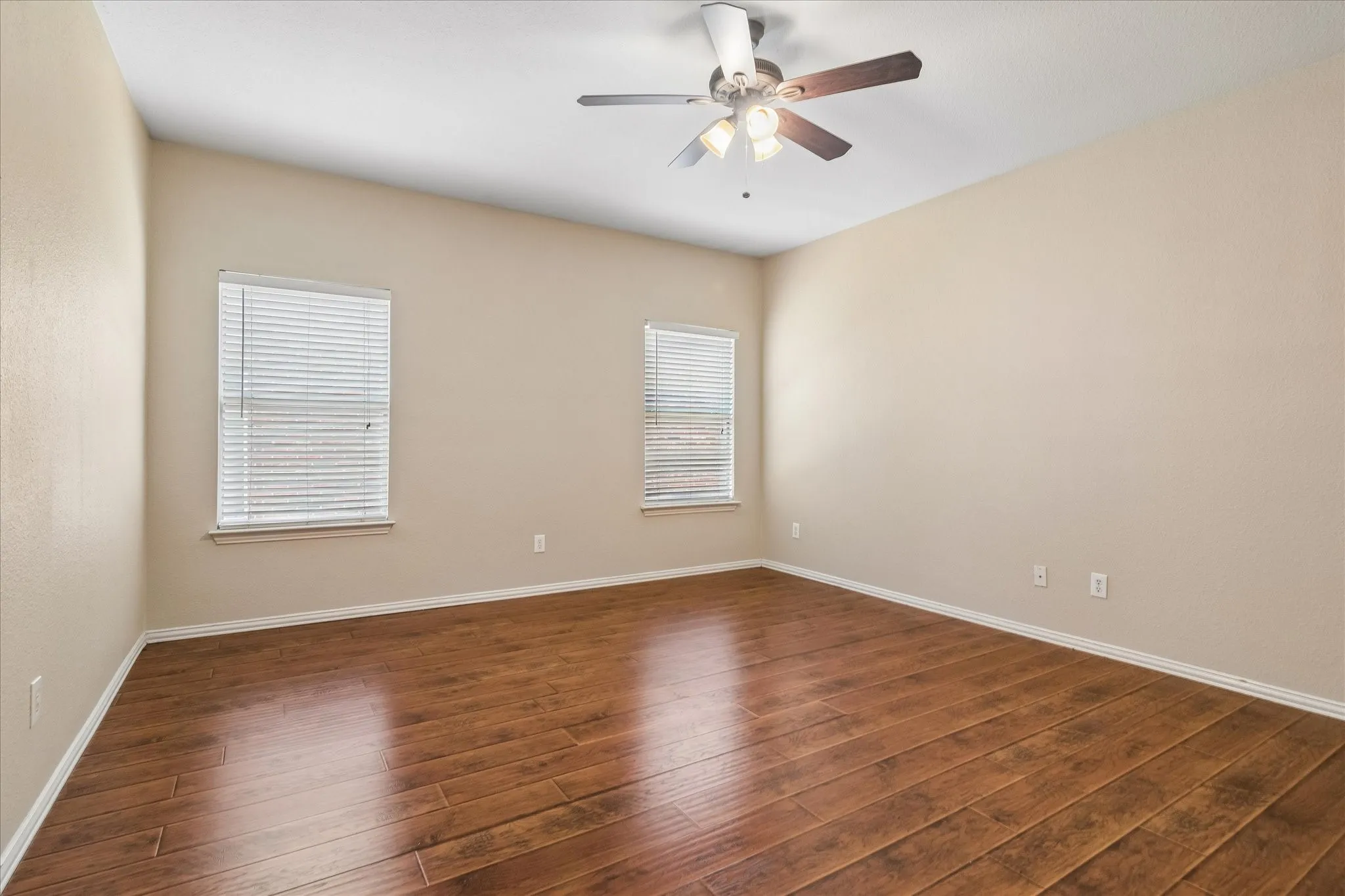 Single Family Residence For Rent in Collin County , 11637 Snyder Drive, Frisco, Texas 75035, 4 Bedroom, 3 Bathroom, 2 Garage spaces, 2,607 Sqft, built in 2004, mls#21390417, Real Estate Agent in Frisco, Homes For Rent in Collin county, Homes For Rent in Frisco, Realtor in Frisco Texas, Real Estate Brokerage Independent Realty Texas, Luminita Cordes Realtor