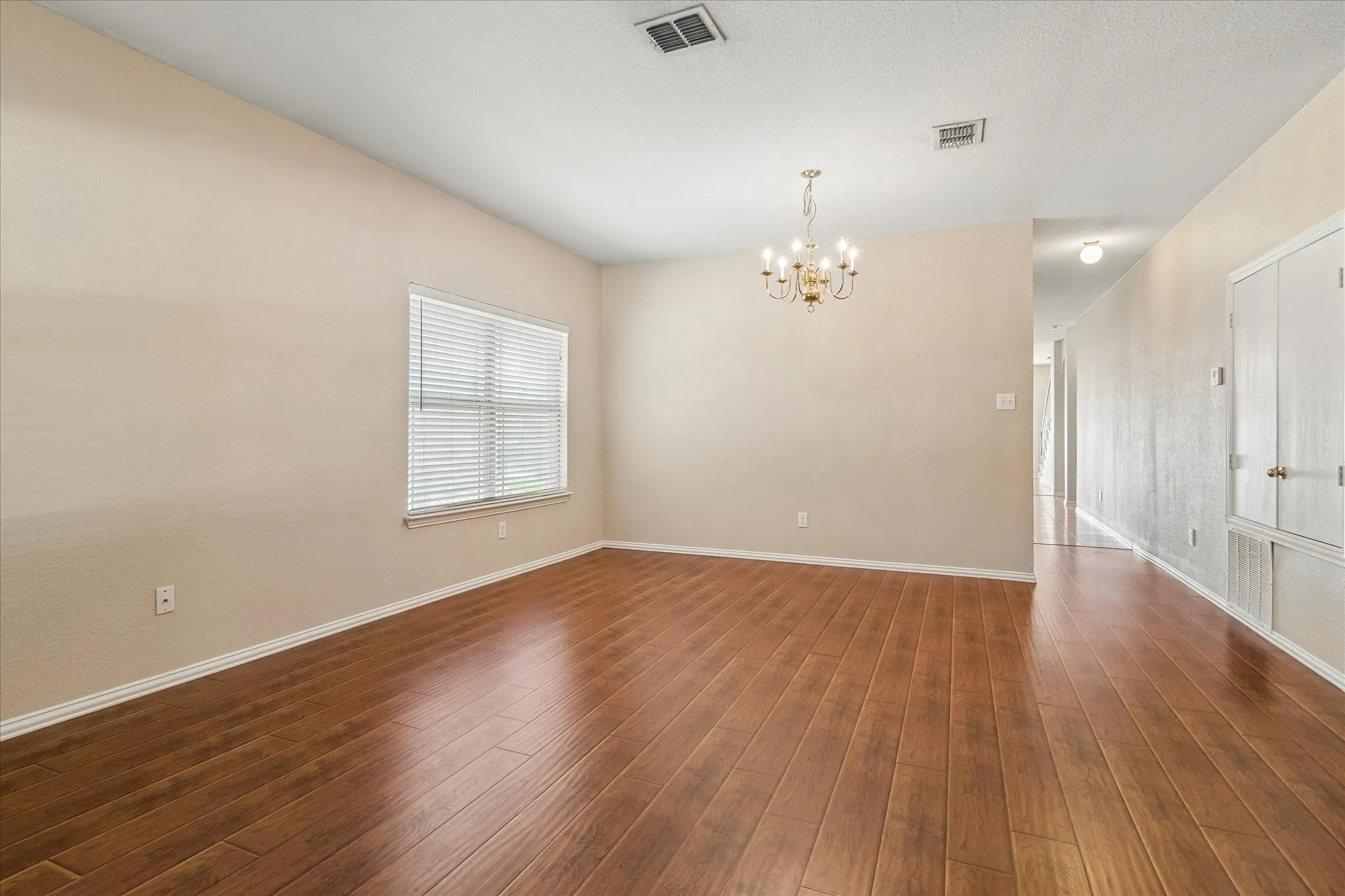Single Family Residence For Rent in Collin County , 11637 Snyder Drive, Frisco, Texas 75035, 4 Bedroom, 3 Bathroom, 2 Garage spaces, 2,607 Sqft, built in 2004, mls#21390417, Real Estate Agent in Frisco, Homes For Rent in Collin county, Homes For Rent in Frisco, Realtor in Frisco Texas, Real Estate Brokerage Independent Realty Texas, Luminita Cordes Realtor