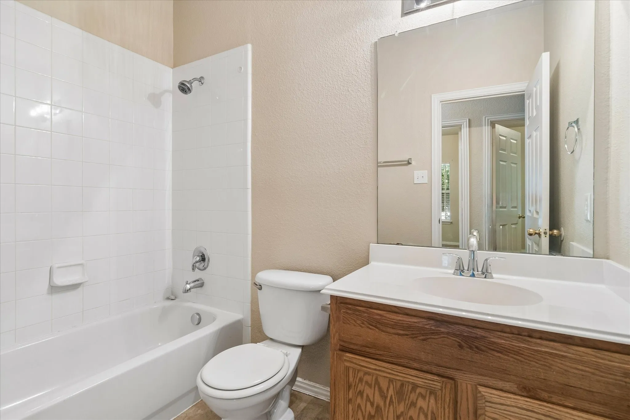 Single Family Residence For Rent in Collin County , 11637 Snyder Drive, Frisco, Texas 75035, 4 Bedroom, 3 Bathroom, 2 Garage spaces, 2,607 Sqft, built in 2004, mls#21390417, Real Estate Agent in Frisco, Homes For Rent in Collin county, Homes For Rent in Frisco, Realtor in Frisco Texas, Real Estate Brokerage Independent Realty Texas, Luminita Cordes Realtor