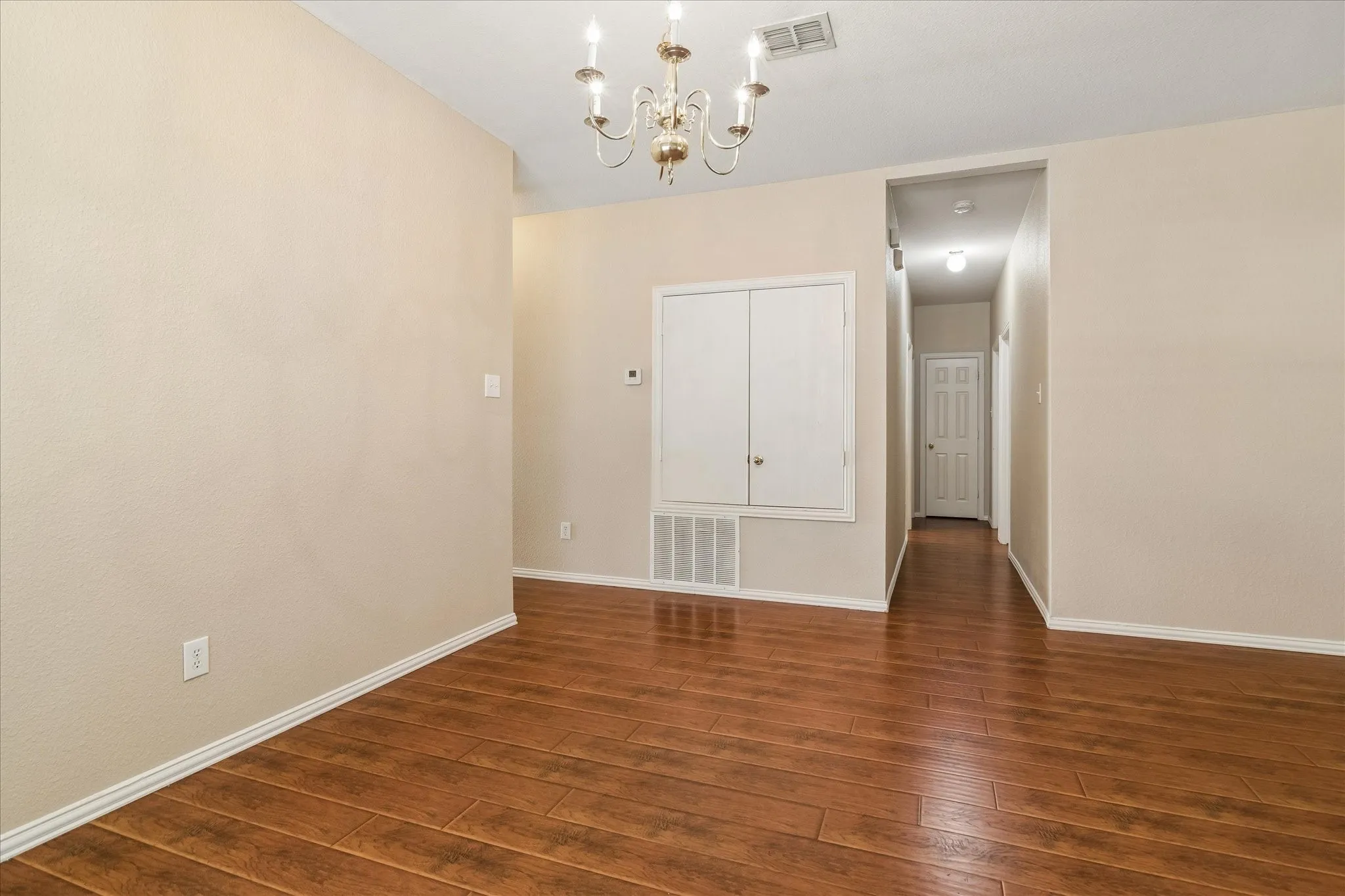 Single Family Residence For Rent in Collin County , 11637 Snyder Drive, Frisco, Texas 75035, 4 Bedroom, 3 Bathroom, 2 Garage spaces, 2,607 Sqft, built in 2004, mls#21390417, Real Estate Agent in Frisco, Homes For Rent in Collin county, Homes For Rent in Frisco, Realtor in Frisco Texas, Real Estate Brokerage Independent Realty Texas, Luminita Cordes Realtor