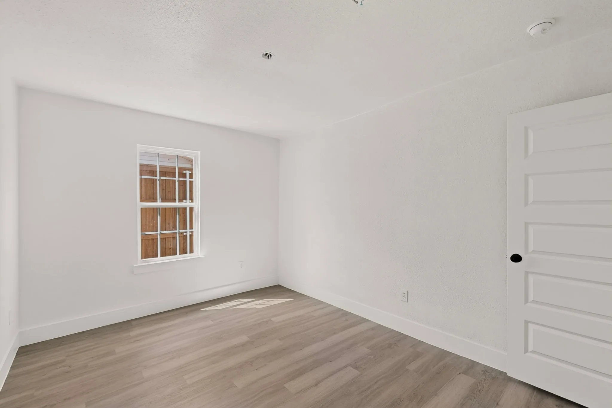 Single Family Residence For Sale in Dallas County , 14405 Horseshoe Trail, Balch Springs, Texas 75180, 5 Bedroom, 2 Bathroom, Garage spaces, 1,575 Sqft, built in 1969, mls#21390066, Real Estate Agent in Balch Springs, Homes For Sale in Dallas county, Homes For Sale in Balch Springs, Realtor in Balch Springs Texas, Real Estate Brokerage Independent Realty Texas, Luminita Cordes Realtor