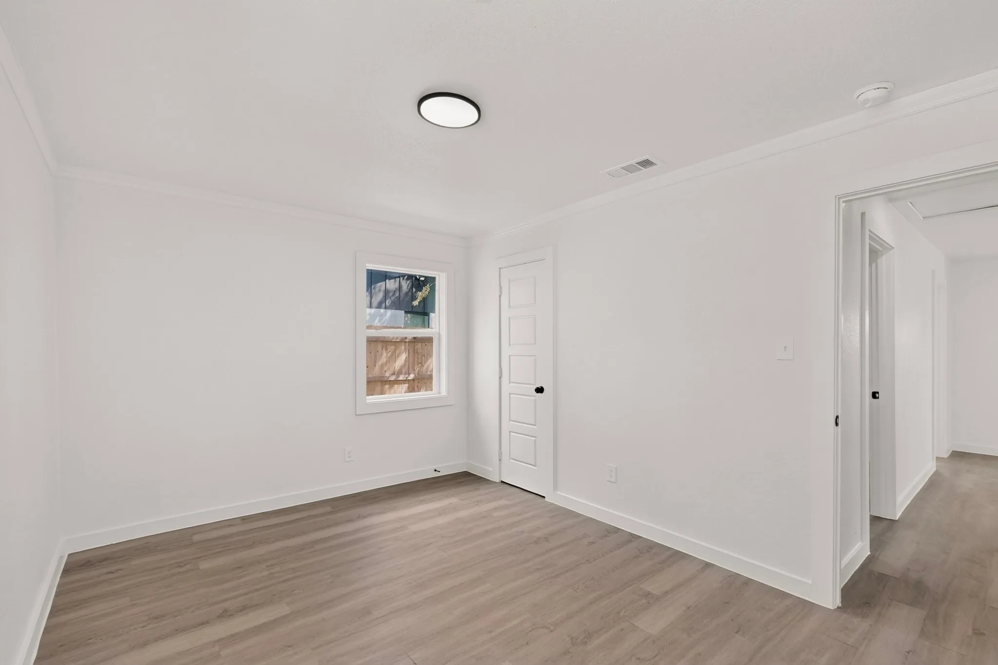 Single Family Residence For Sale in Dallas County , 14405 Horseshoe Trail, Balch Springs, Texas 75180, 5 Bedroom, 2 Bathroom, Garage spaces, 1,575 Sqft, built in 1969, mls#21390066, Real Estate Agent in Balch Springs, Homes For Sale in Dallas county, Homes For Sale in Balch Springs, Realtor in Balch Springs Texas, Real Estate Brokerage Independent Realty Texas, Luminita Cordes Realtor