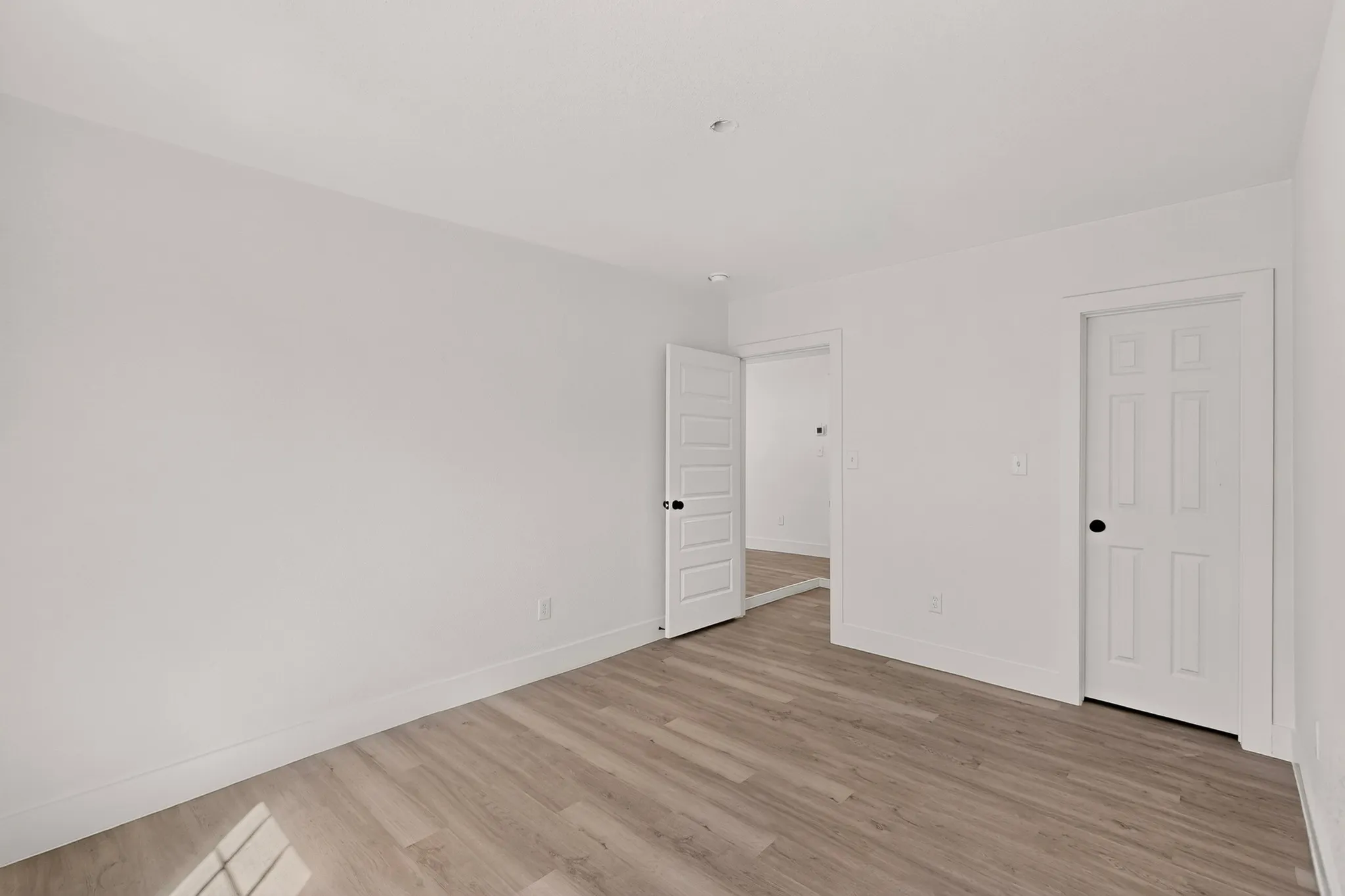 Single Family Residence For Sale in Dallas County , 14405 Horseshoe Trail, Balch Springs, Texas 75180, 5 Bedroom, 2 Bathroom, Garage spaces, 1,575 Sqft, built in 1969, mls#21390066, Real Estate Agent in Balch Springs, Homes For Sale in Dallas county, Homes For Sale in Balch Springs, Realtor in Balch Springs Texas, Real Estate Brokerage Independent Realty Texas, Luminita Cordes Realtor