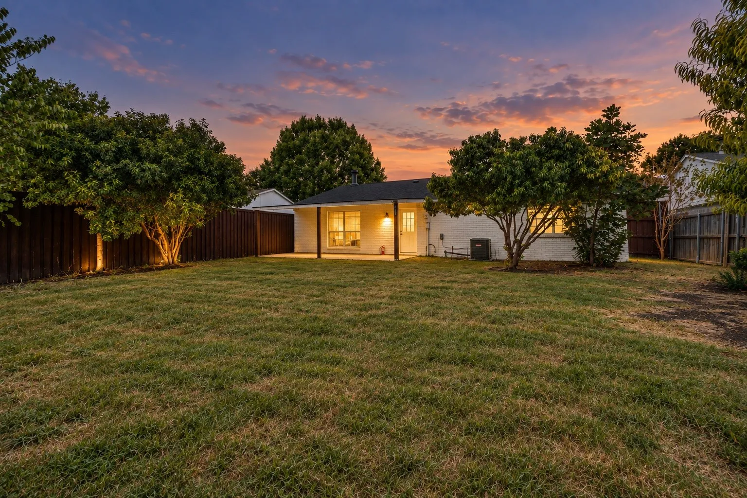 Single Family Residence For Sale in Denton County , 5208 Knox Drive, The Colony, Texas 75056, 3 Bedroom, 2 Bathroom, 2 Garage spaces, 1,488 Sqft, built in 1974, mls#21390835, Real Estate Agent in The Colony, Homes For Sale in Denton county, Homes For Sale in The Colony, Realtor in The Colony Texas, Real Estate Brokerage Independent Realty Texas, Luminita Cordes Realtor