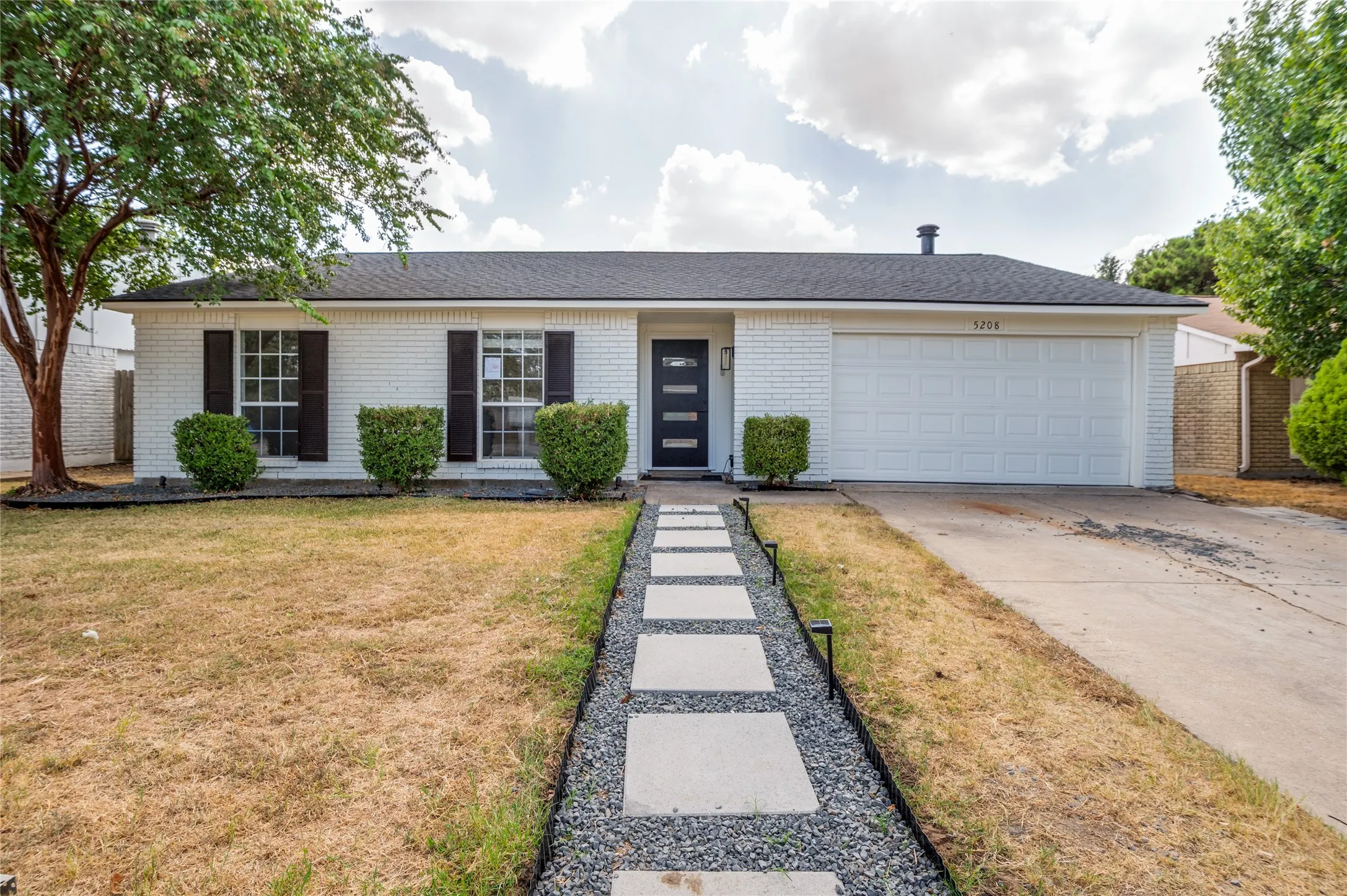 Single Family Residence For Sale in Denton County , 5208 Knox Drive, The Colony, Texas 75056, 3 Bedroom, 2 Bathroom, 2 Garage spaces, 1,488 Sqft, built in 1974, mls#21390835, Real Estate Agent in The Colony, Homes For Sale in Denton county, Homes For Sale in The Colony, Realtor in The Colony Texas, Real Estate Brokerage Independent Realty Texas, Luminita Cordes Realtor