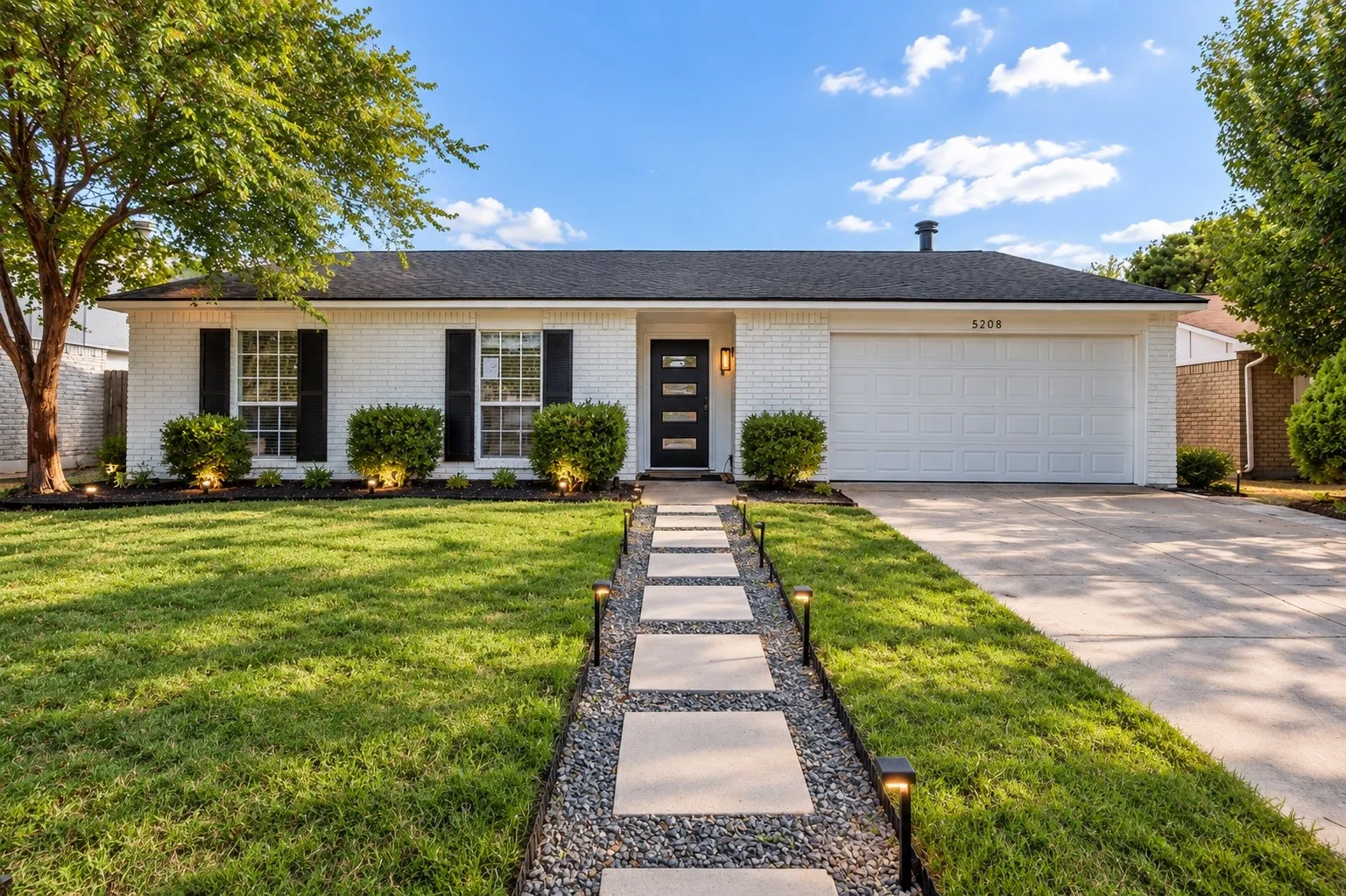 Single Family Residence For Sale in Denton County , 5208 Knox Drive, The Colony, Texas 75056, 3 Bedroom, 2 Bathroom, 2 Garage spaces, 1,488 Sqft, built in 1974, mls#21390835, Real Estate Agent in The Colony, Homes For Sale in Denton county, Homes For Sale in The Colony, Realtor in The Colony Texas, Real Estate Brokerage Independent Realty Texas, Luminita Cordes Realtor