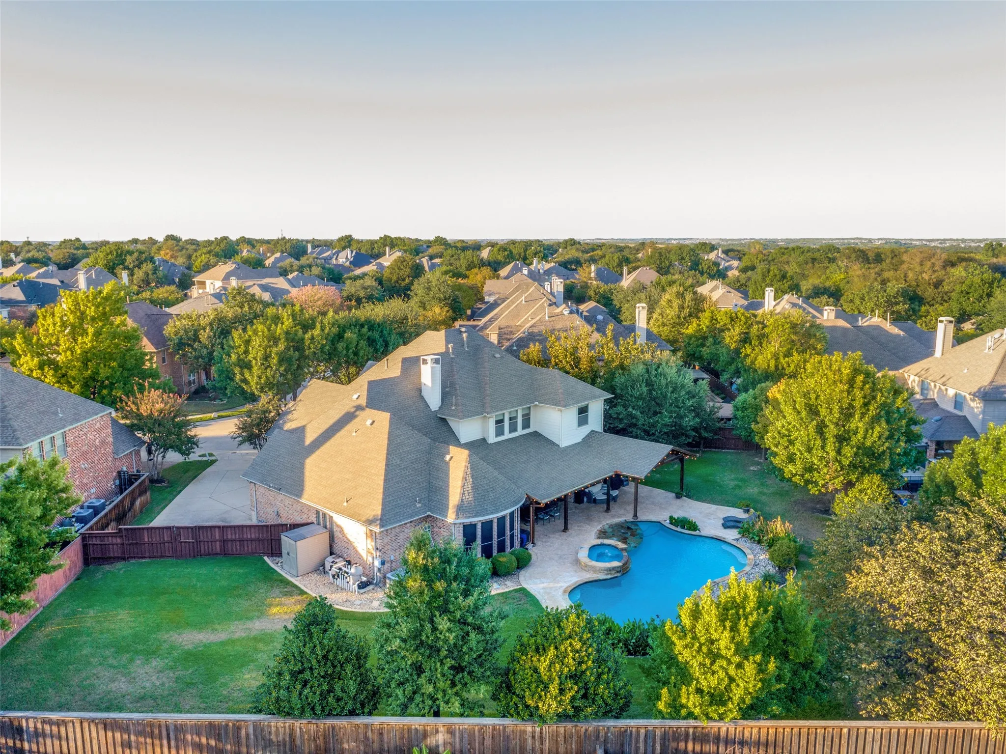 Single Family Residence For Sale in Collin County , 7501 Thistledown Drive, Mc Kinney, Texas 75071, 4 Bedroom, 4 Bathroom, 3 Garage spaces, 3,721 Sqft, built in 2006, mls#21391207, Real Estate Agent in Mc Kinney, Homes For Sale in Collin county, Homes For Sale in Mc Kinney, Realtor in Mc Kinney Texas, Real Estate Brokerage Independent Realty Texas, Luminita Cordes Realtor