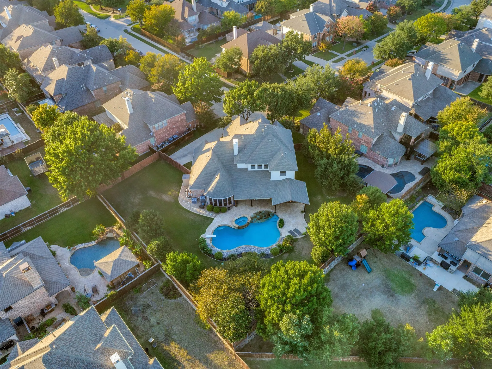 Single Family Residence For Sale in Collin County , 7501 Thistledown Drive, Mc Kinney, Texas 75071, 4 Bedroom, 4 Bathroom, 3 Garage spaces, 3,721 Sqft, built in 2006, mls#21391207, Real Estate Agent in Mc Kinney, Homes For Sale in Collin county, Homes For Sale in Mc Kinney, Realtor in Mc Kinney Texas, Real Estate Brokerage Independent Realty Texas, Luminita Cordes Realtor