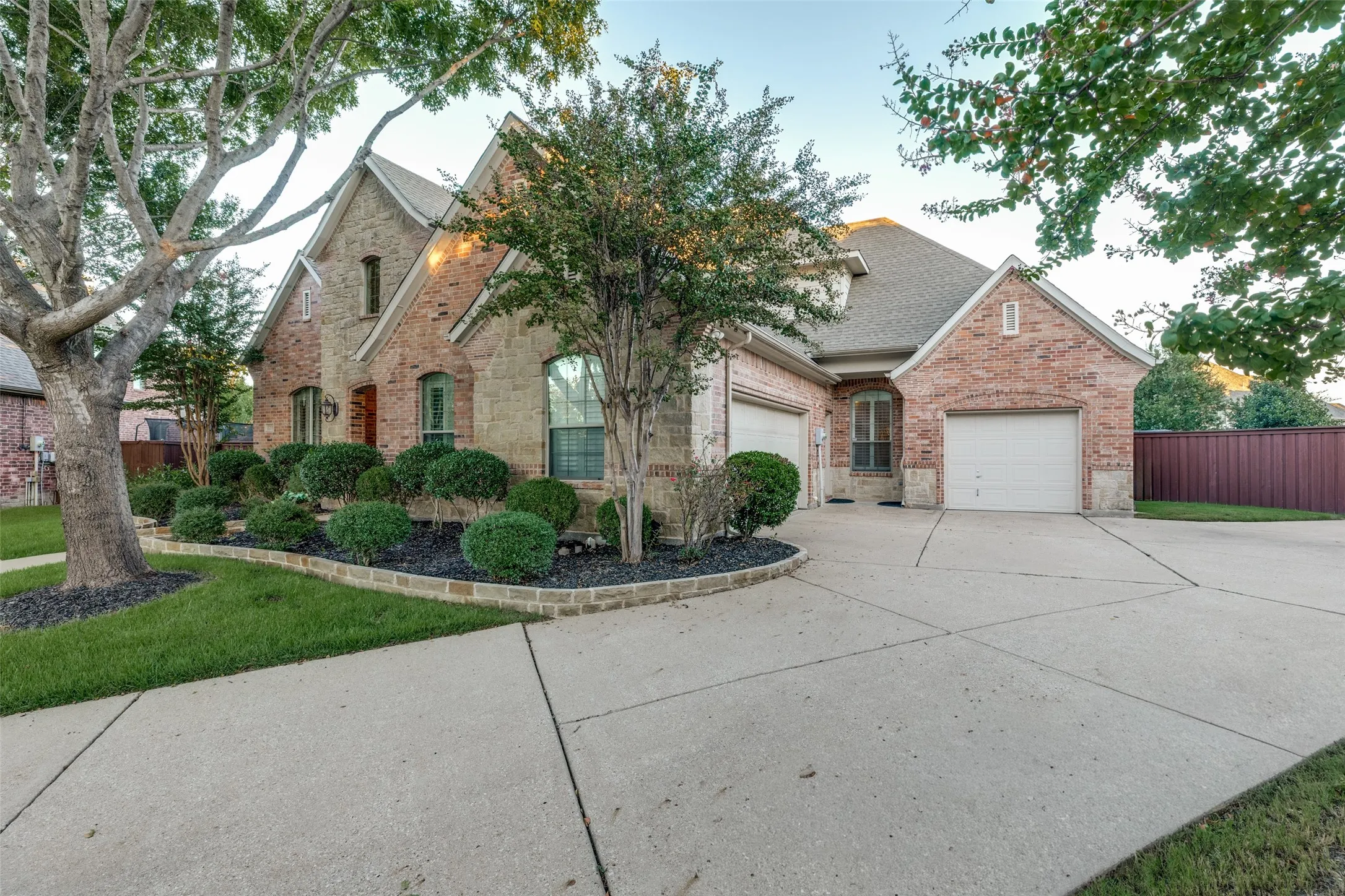 Single Family Residence For Sale in Collin County , 7501 Thistledown Drive, Mc Kinney, Texas 75071, 4 Bedroom, 4 Bathroom, 3 Garage spaces, 3,721 Sqft, built in 2006, mls#21391207, Real Estate Agent in Mc Kinney, Homes For Sale in Collin county, Homes For Sale in Mc Kinney, Realtor in Mc Kinney Texas, Real Estate Brokerage Independent Realty Texas, Luminita Cordes Realtor