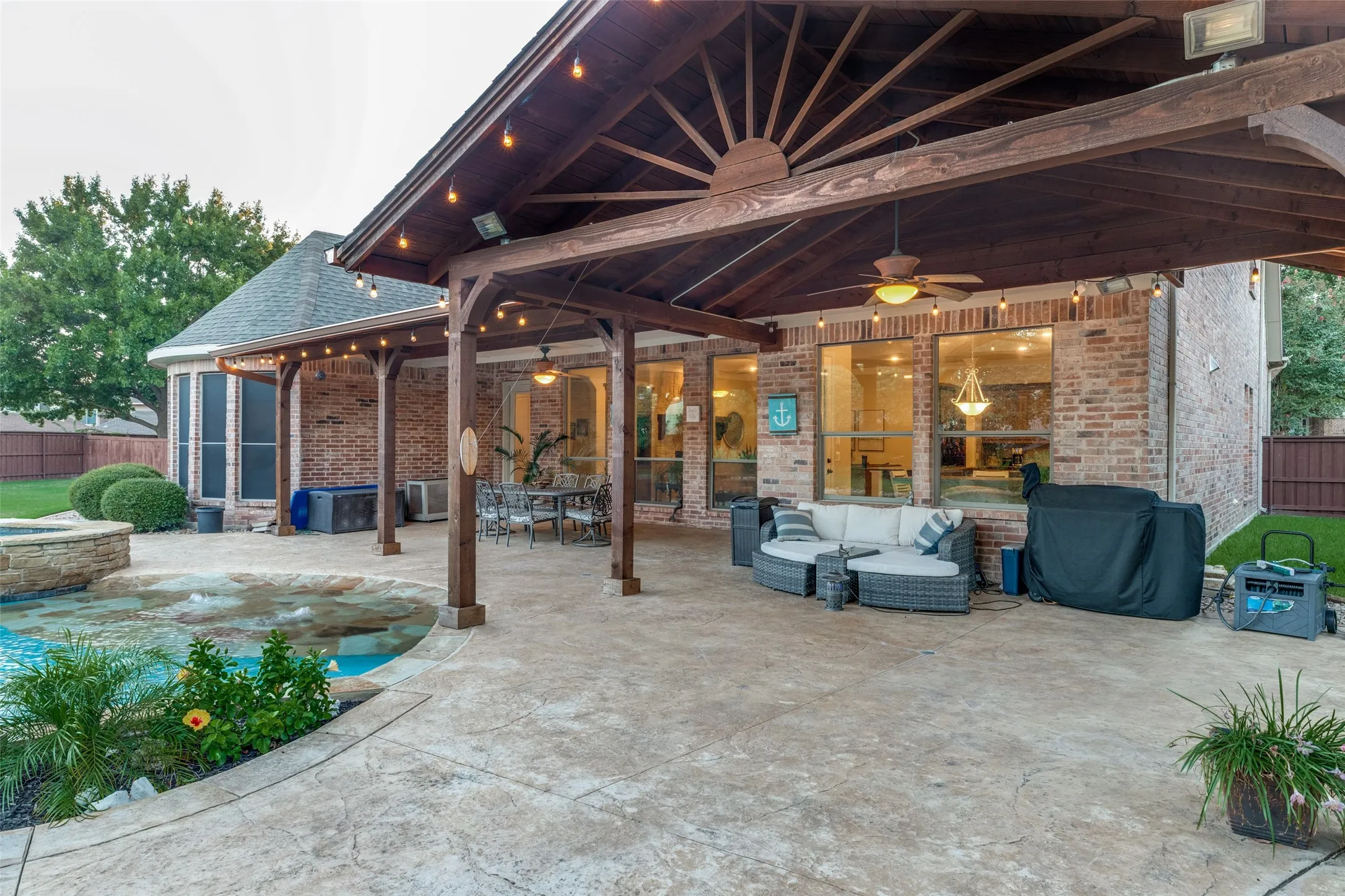 Single Family Residence For Sale in Collin County , 7501 Thistledown Drive, Mc Kinney, Texas 75071, 4 Bedroom, 4 Bathroom, 3 Garage spaces, 3,721 Sqft, built in 2006, mls#21391207, Real Estate Agent in Mc Kinney, Homes For Sale in Collin county, Homes For Sale in Mc Kinney, Realtor in Mc Kinney Texas, Real Estate Brokerage Independent Realty Texas, Luminita Cordes Realtor