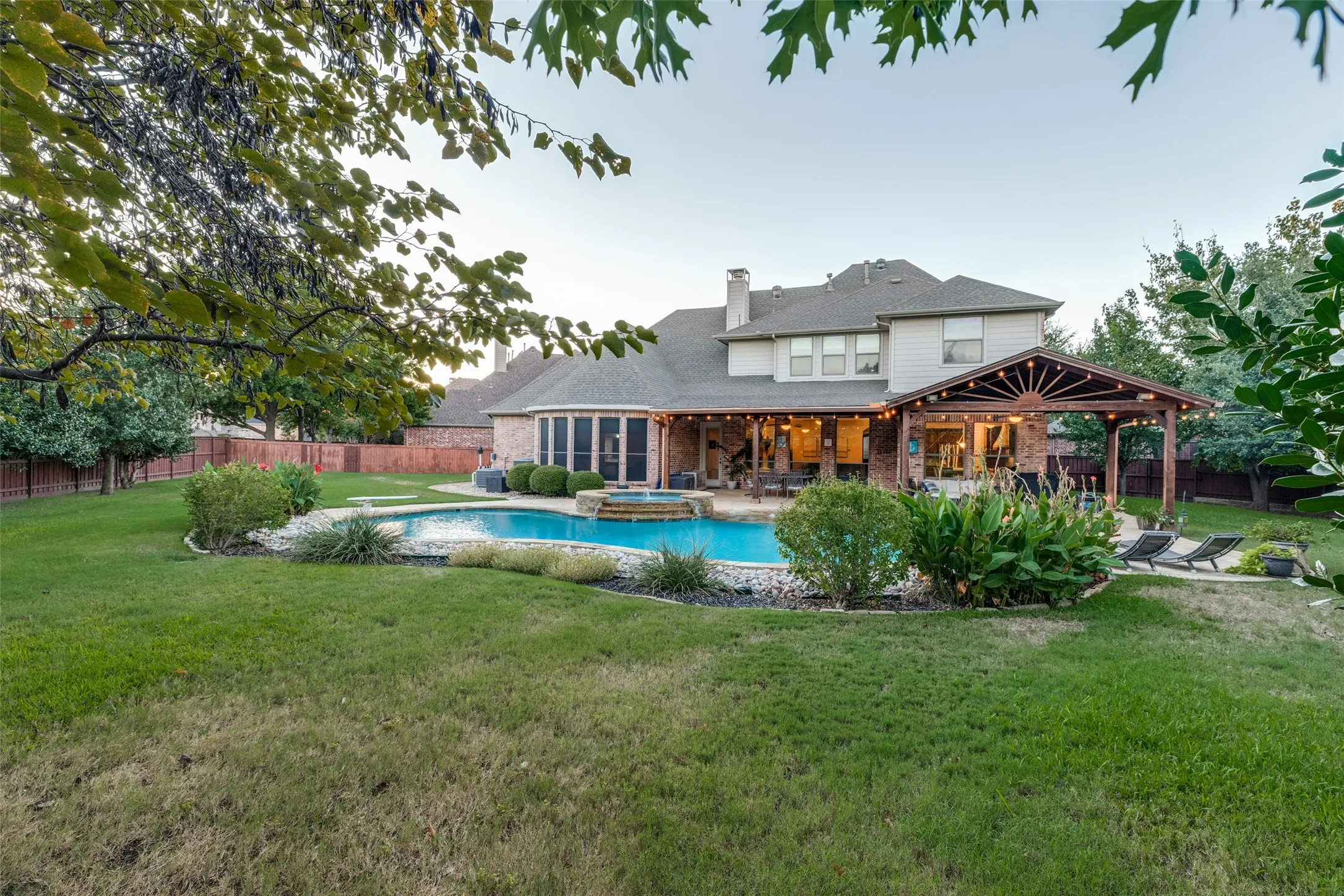 Single Family Residence For Sale in Collin County , 7501 Thistledown Drive, Mc Kinney, Texas 75071, 4 Bedroom, 4 Bathroom, 3 Garage spaces, 3,721 Sqft, built in 2006, mls#21391207, Real Estate Agent in Mc Kinney, Homes For Sale in Collin county, Homes For Sale in Mc Kinney, Realtor in Mc Kinney Texas, Real Estate Brokerage Independent Realty Texas, Luminita Cordes Realtor