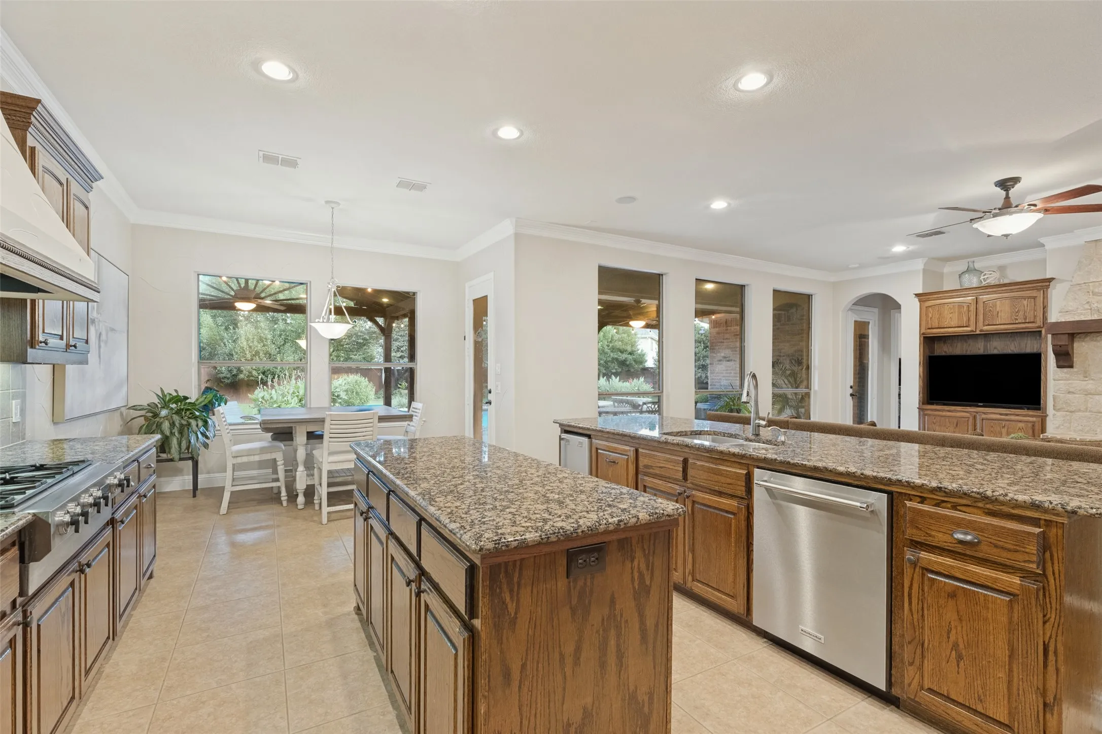 Single Family Residence For Sale in Collin County , 7501 Thistledown Drive, Mc Kinney, Texas 75071, 4 Bedroom, 4 Bathroom, 3 Garage spaces, 3,721 Sqft, built in 2006, mls#21391207, Real Estate Agent in Mc Kinney, Homes For Sale in Collin county, Homes For Sale in Mc Kinney, Realtor in Mc Kinney Texas, Real Estate Brokerage Independent Realty Texas, Luminita Cordes Realtor