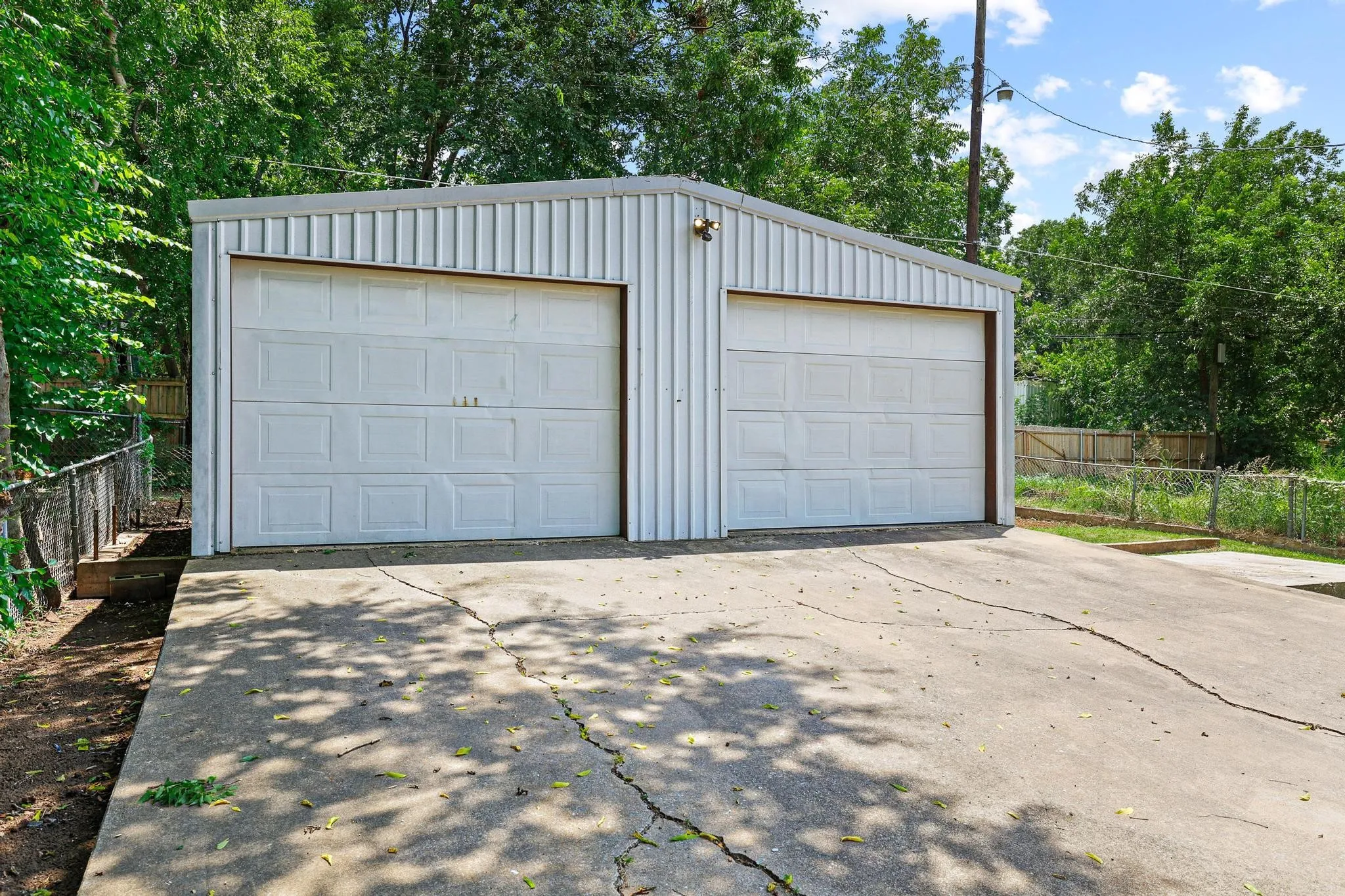 Single Family Residence For Rent in Grayson County , 1320 W Morton Street, Denison, Texas 75020, 3 Bedroom, 2 Bathroom, 4 Garage spaces, 1,160 Sqft, built in 1928, mls#21389587, Real Estate Agent in Denison, Homes For Rent in Grayson county, Homes For Rent in Denison, Realtor in Denison Texas, Real Estate Brokerage Independent Realty Texas, Luminita Cordes Realtor