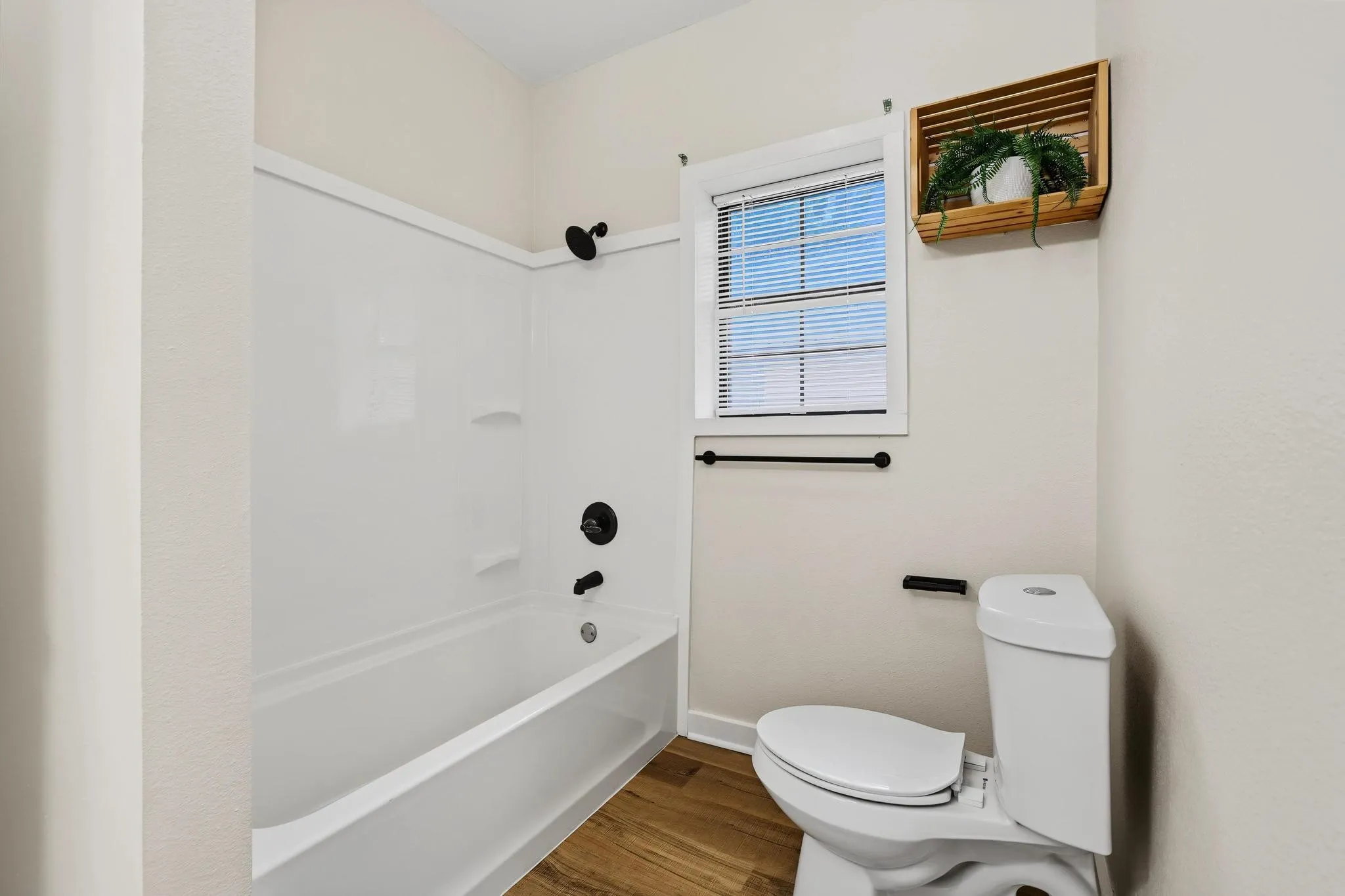Single Family Residence For Rent in Grayson County , 1320 W Morton Street, Denison, Texas 75020, 3 Bedroom, 2 Bathroom, 4 Garage spaces, 1,160 Sqft, built in 1928, mls#21389587, Real Estate Agent in Denison, Homes For Rent in Grayson county, Homes For Rent in Denison, Realtor in Denison Texas, Real Estate Brokerage Independent Realty Texas, Luminita Cordes Realtor