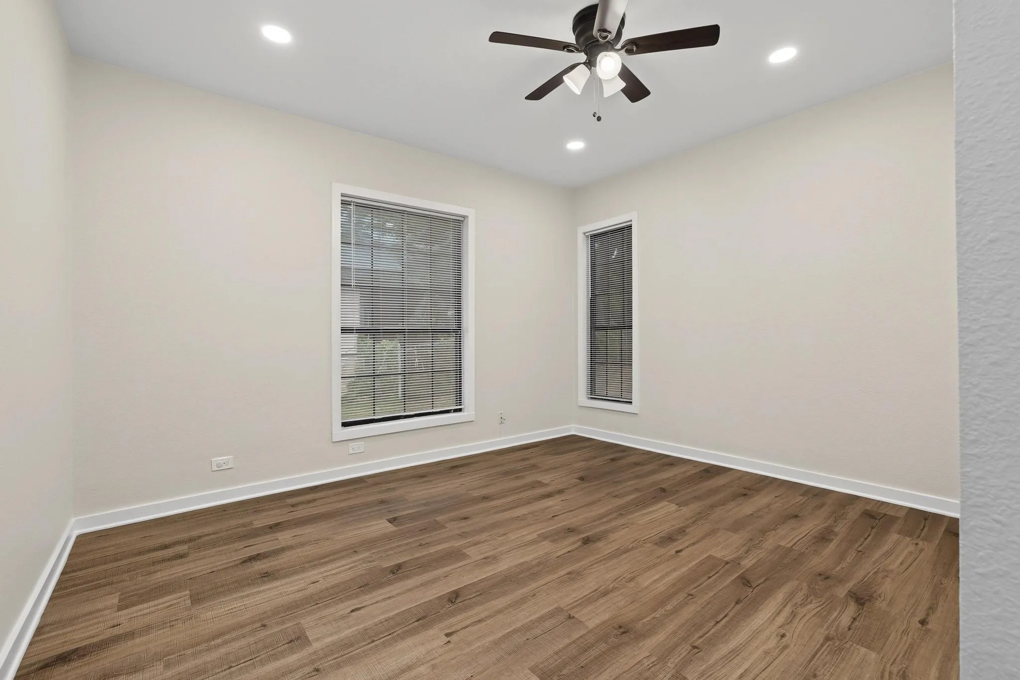 Single Family Residence For Rent in Grayson County , 1320 W Morton Street, Denison, Texas 75020, 3 Bedroom, 2 Bathroom, 4 Garage spaces, 1,160 Sqft, built in 1928, mls#21389587, Real Estate Agent in Denison, Homes For Rent in Grayson county, Homes For Rent in Denison, Realtor in Denison Texas, Real Estate Brokerage Independent Realty Texas, Luminita Cordes Realtor