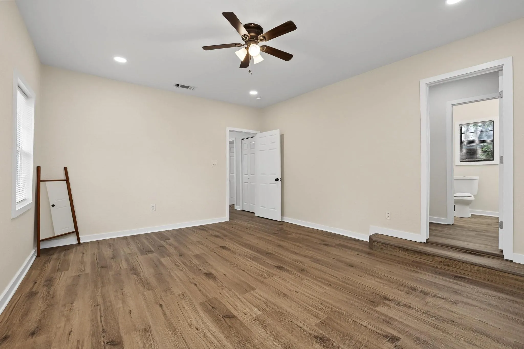 Single Family Residence For Rent in Grayson County , 1320 W Morton Street, Denison, Texas 75020, 3 Bedroom, 2 Bathroom, 4 Garage spaces, 1,160 Sqft, built in 1928, mls#21389587, Real Estate Agent in Denison, Homes For Rent in Grayson county, Homes For Rent in Denison, Realtor in Denison Texas, Real Estate Brokerage Independent Realty Texas, Luminita Cordes Realtor