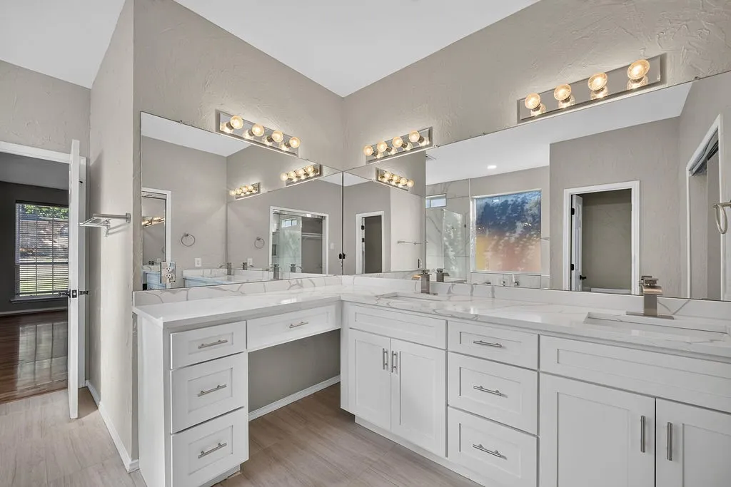 Single Family Residence For Sale in Dallas County , 4730 Parkhaven Drive, Garland, Texas 75043, 4 Bedroom, 4 Bathroom, 2 Garage spaces, 3,819 Sqft, built in 1996, mls#21391212, Real Estate Agent in Garland, Homes For Sale in Dallas county, Homes For Sale in Garland, Realtor in Garland Texas, Real Estate Brokerage Independent Realty Texas, Luminita Cordes Realtor