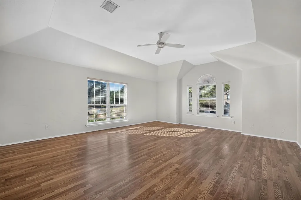 Single Family Residence For Sale in Dallas County , 4730 Parkhaven Drive, Garland, Texas 75043, 4 Bedroom, 4 Bathroom, 2 Garage spaces, 3,819 Sqft, built in 1996, mls#21391212, Real Estate Agent in Garland, Homes For Sale in Dallas county, Homes For Sale in Garland, Realtor in Garland Texas, Real Estate Brokerage Independent Realty Texas, Luminita Cordes Realtor