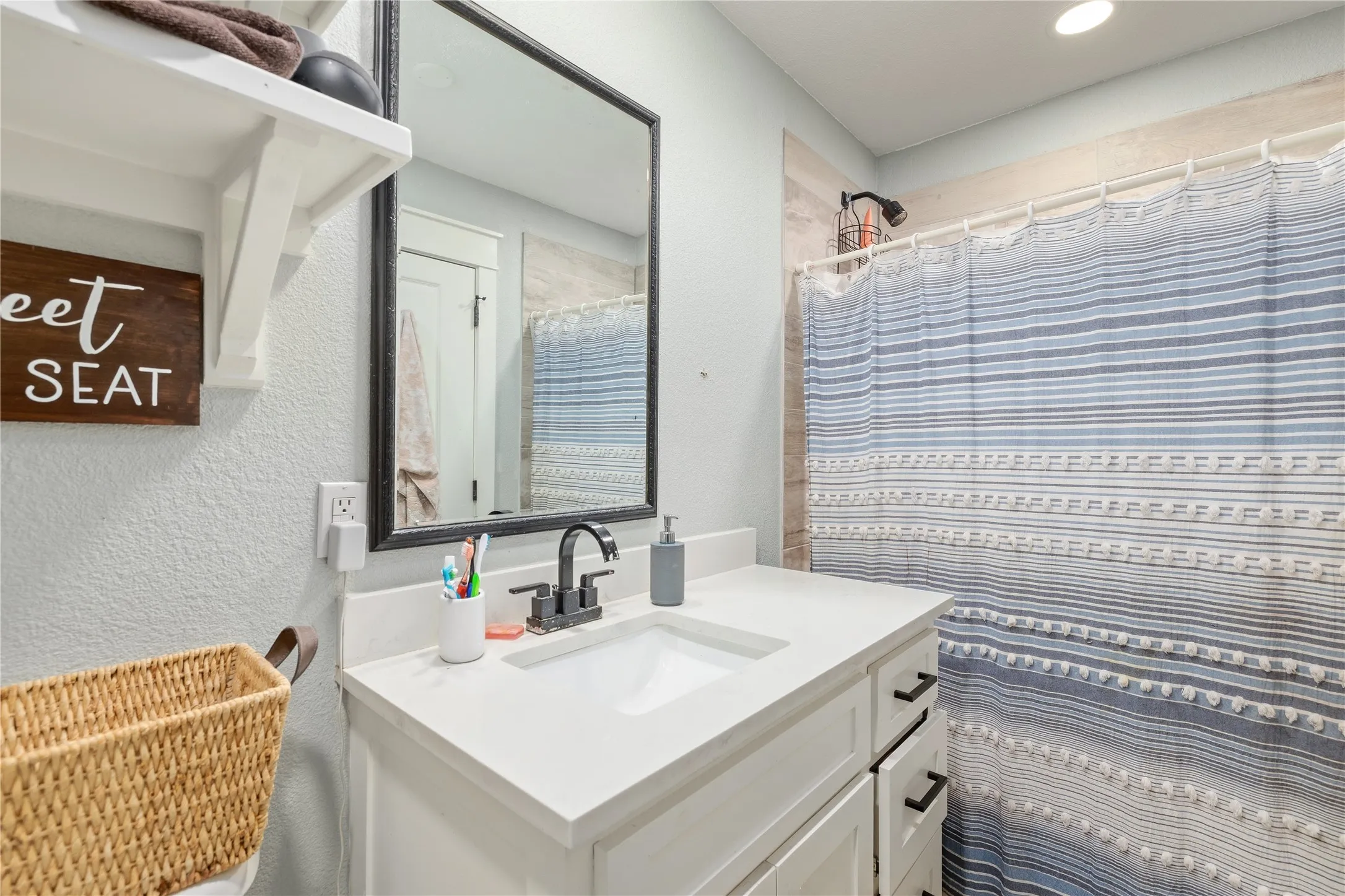 Single Family Residence For Sale in Erath County , 504 Hawk, Dublin, Texas 76446, 3 Bedroom, 4 Bathroom, Garage spaces, 1,078 Sqft, built in 2016, mls#21391218, Real Estate Agent in Dublin, Homes For Sale in Erath county, Homes For Sale in Dublin, Realtor in Dublin Texas, Real Estate Brokerage Independent Realty Texas, Luminita Cordes Realtor