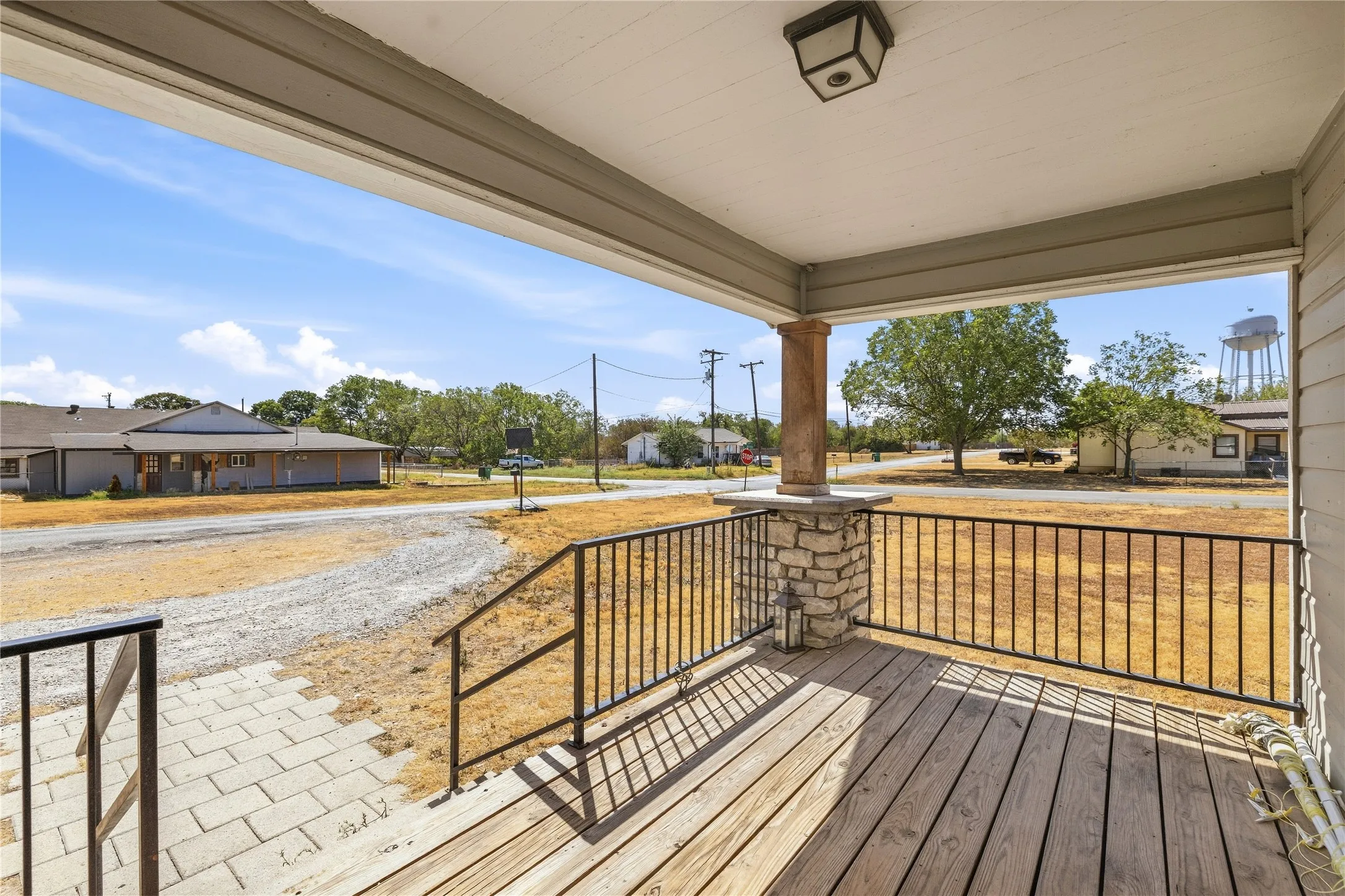 Single Family Residence For Sale in Erath County , 504 Hawk, Dublin, Texas 76446, 3 Bedroom, 4 Bathroom, Garage spaces, 1,078 Sqft, built in 2016, mls#21391218, Real Estate Agent in Dublin, Homes For Sale in Erath county, Homes For Sale in Dublin, Realtor in Dublin Texas, Real Estate Brokerage Independent Realty Texas, Luminita Cordes Realtor