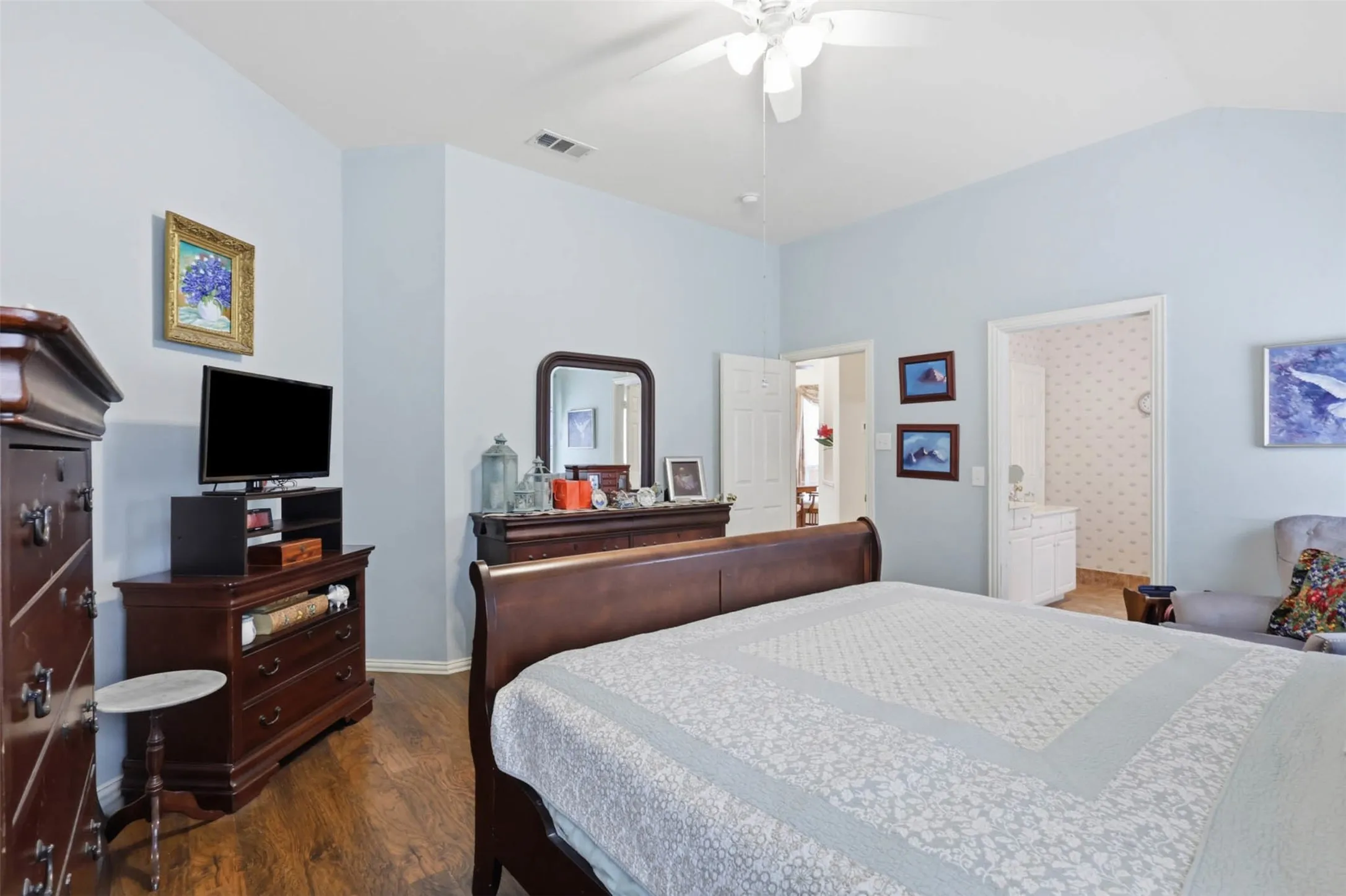 Single Family Residence For Sale in Dallas County , 2501 Saddle Horn Drive, Mesquite, Texas 75181, 4 Bedroom, 2 Bathroom, 2 Garage spaces, 2,005 Sqft, built in 2002, mls#21391219, Real Estate Agent in Mesquite, Homes For Sale in Dallas county, Homes For Sale in Mesquite, Realtor in Mesquite Texas, Real Estate Brokerage Independent Realty Texas, Luminita Cordes Realtor