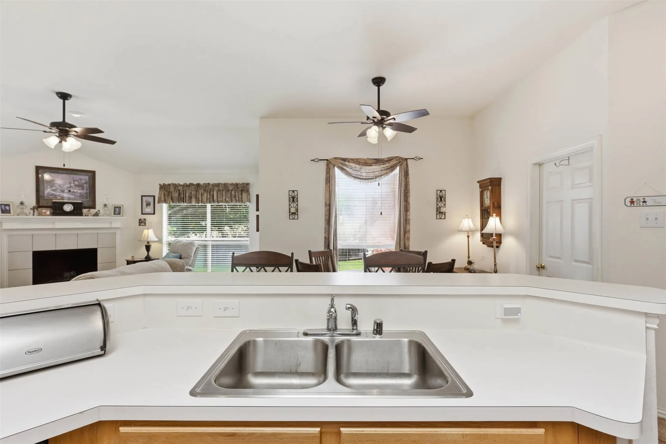 Single Family Residence For Sale in Dallas County , 2501 Saddle Horn Drive, Mesquite, Texas 75181, 4 Bedroom, 2 Bathroom, 2 Garage spaces, 2,005 Sqft, built in 2002, mls#21391219, Real Estate Agent in Mesquite, Homes For Sale in Dallas county, Homes For Sale in Mesquite, Realtor in Mesquite Texas, Real Estate Brokerage Independent Realty Texas, Luminita Cordes Realtor