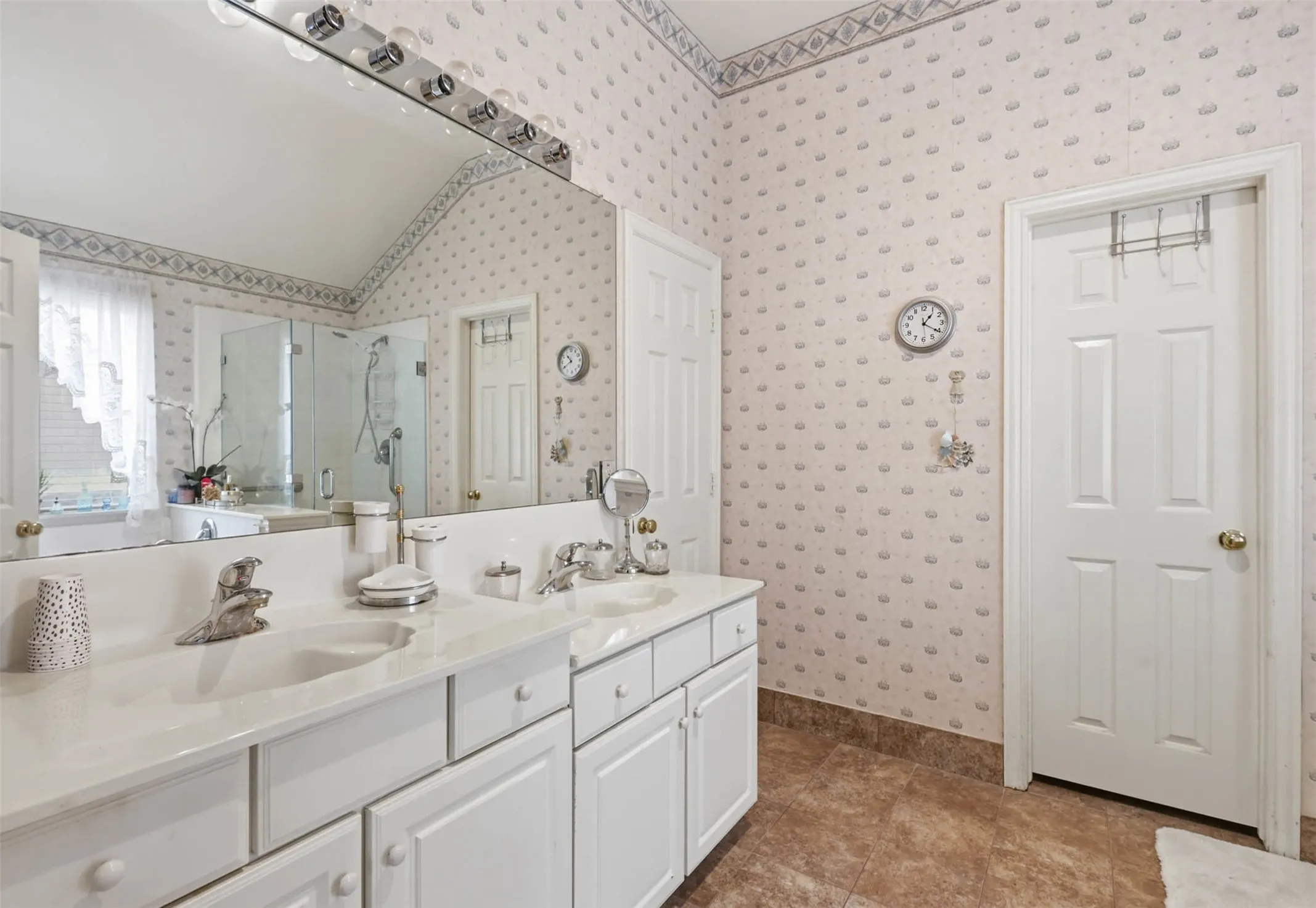 Single Family Residence For Sale in Dallas County , 2501 Saddle Horn Drive, Mesquite, Texas 75181, 4 Bedroom, 2 Bathroom, 2 Garage spaces, 2,005 Sqft, built in 2002, mls#21391219, Real Estate Agent in Mesquite, Homes For Sale in Dallas county, Homes For Sale in Mesquite, Realtor in Mesquite Texas, Real Estate Brokerage Independent Realty Texas, Luminita Cordes Realtor