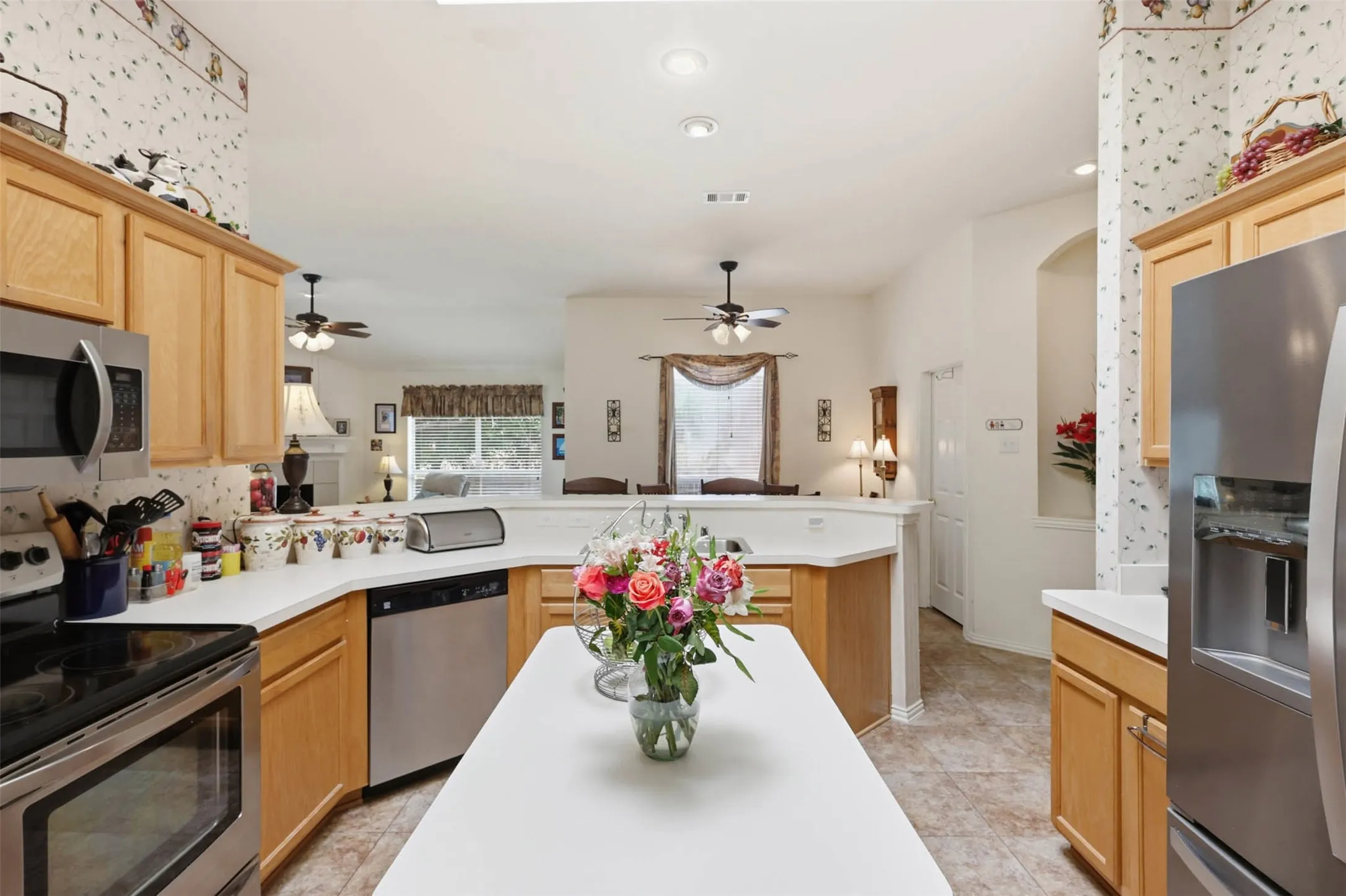 Single Family Residence For Sale in Dallas County , 2501 Saddle Horn Drive, Mesquite, Texas 75181, 4 Bedroom, 2 Bathroom, 2 Garage spaces, 2,005 Sqft, built in 2002, mls#21391219, Real Estate Agent in Mesquite, Homes For Sale in Dallas county, Homes For Sale in Mesquite, Realtor in Mesquite Texas, Real Estate Brokerage Independent Realty Texas, Luminita Cordes Realtor