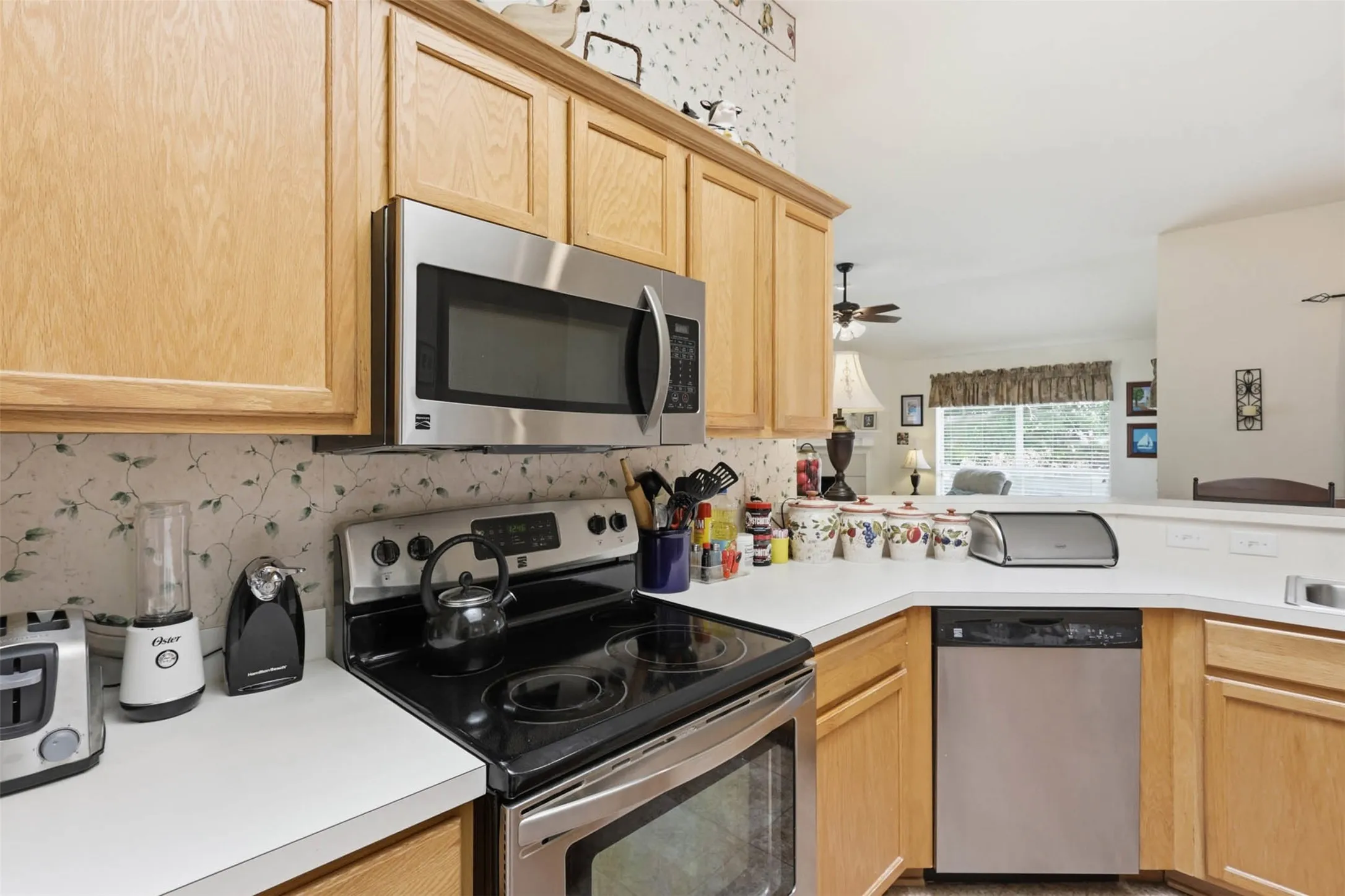 Single Family Residence For Sale in Dallas County , 2501 Saddle Horn Drive, Mesquite, Texas 75181, 4 Bedroom, 2 Bathroom, 2 Garage spaces, 2,005 Sqft, built in 2002, mls#21391219, Real Estate Agent in Mesquite, Homes For Sale in Dallas county, Homes For Sale in Mesquite, Realtor in Mesquite Texas, Real Estate Brokerage Independent Realty Texas, Luminita Cordes Realtor